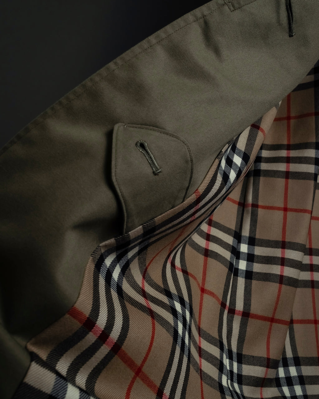 "BURBERRYS" Cape-attached design stand collar coat