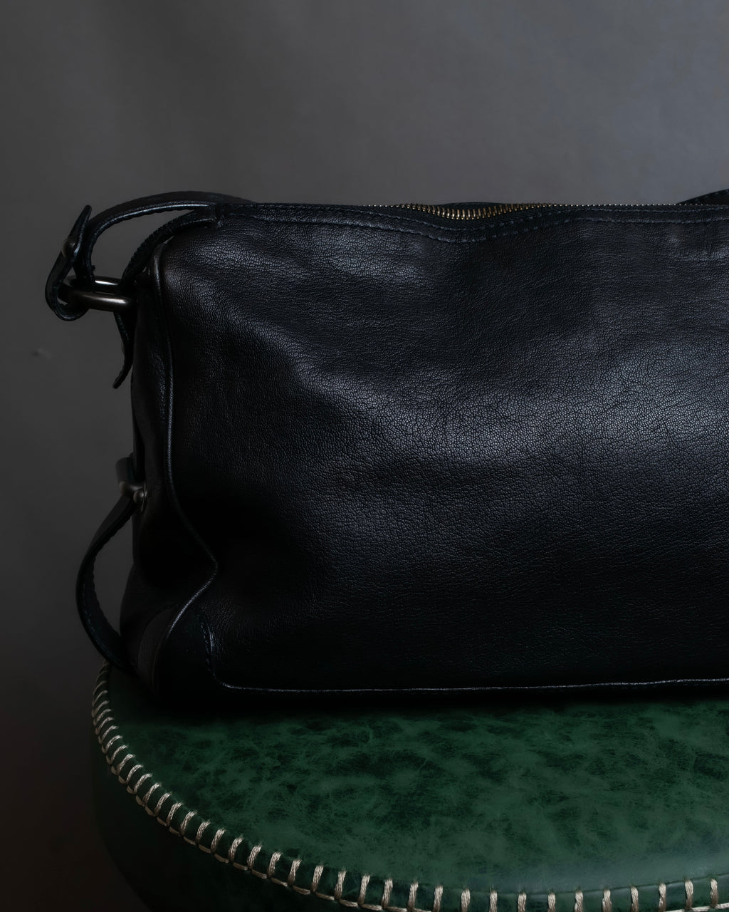 "CELINE" Metal parts design horizontal leather one-shoulder bag