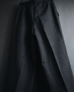 "CHANEL" high-waisted pleated trousers with signature gold button