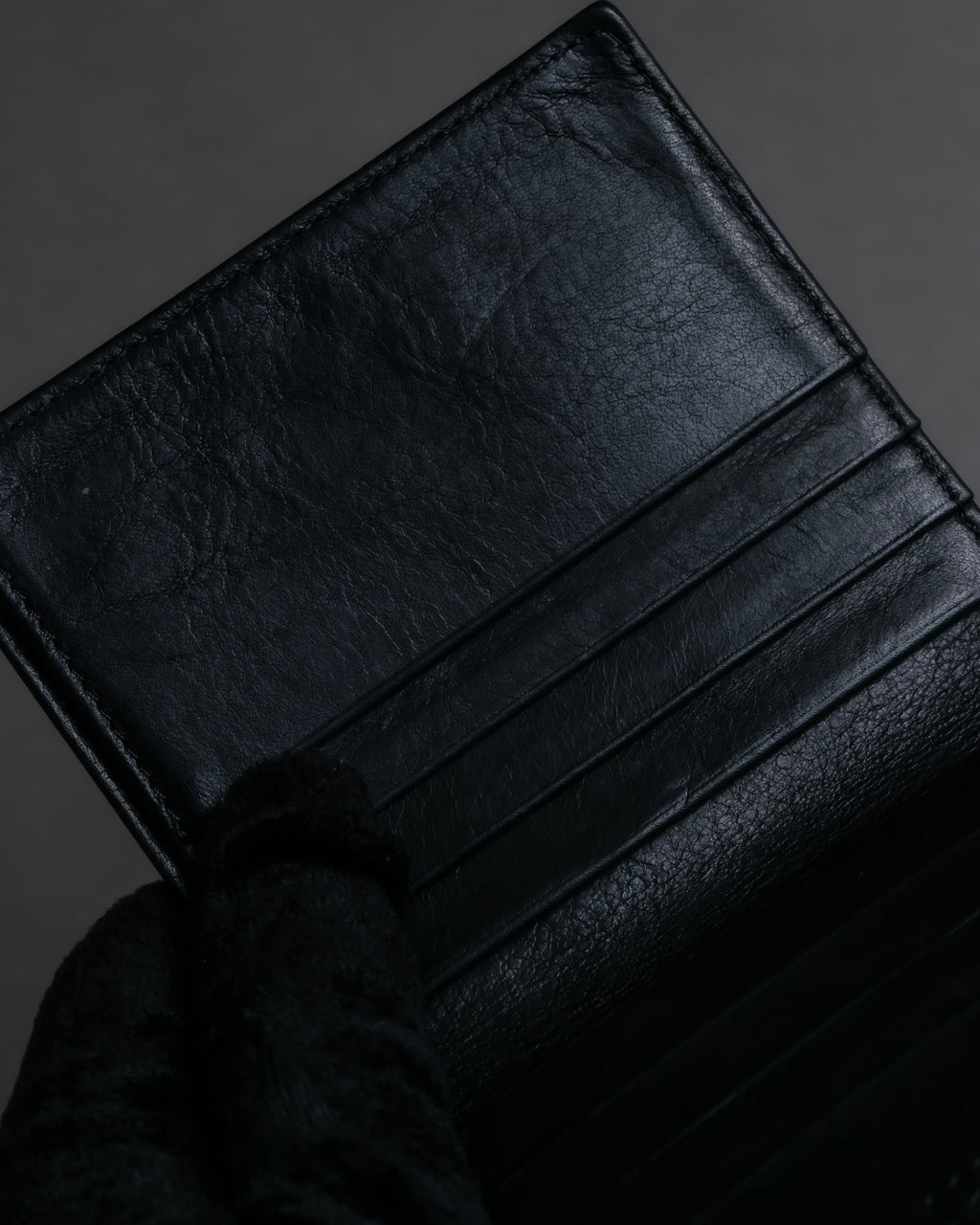 "MAISON MARGIELA" Anonymous stitch design bi-fold wallet