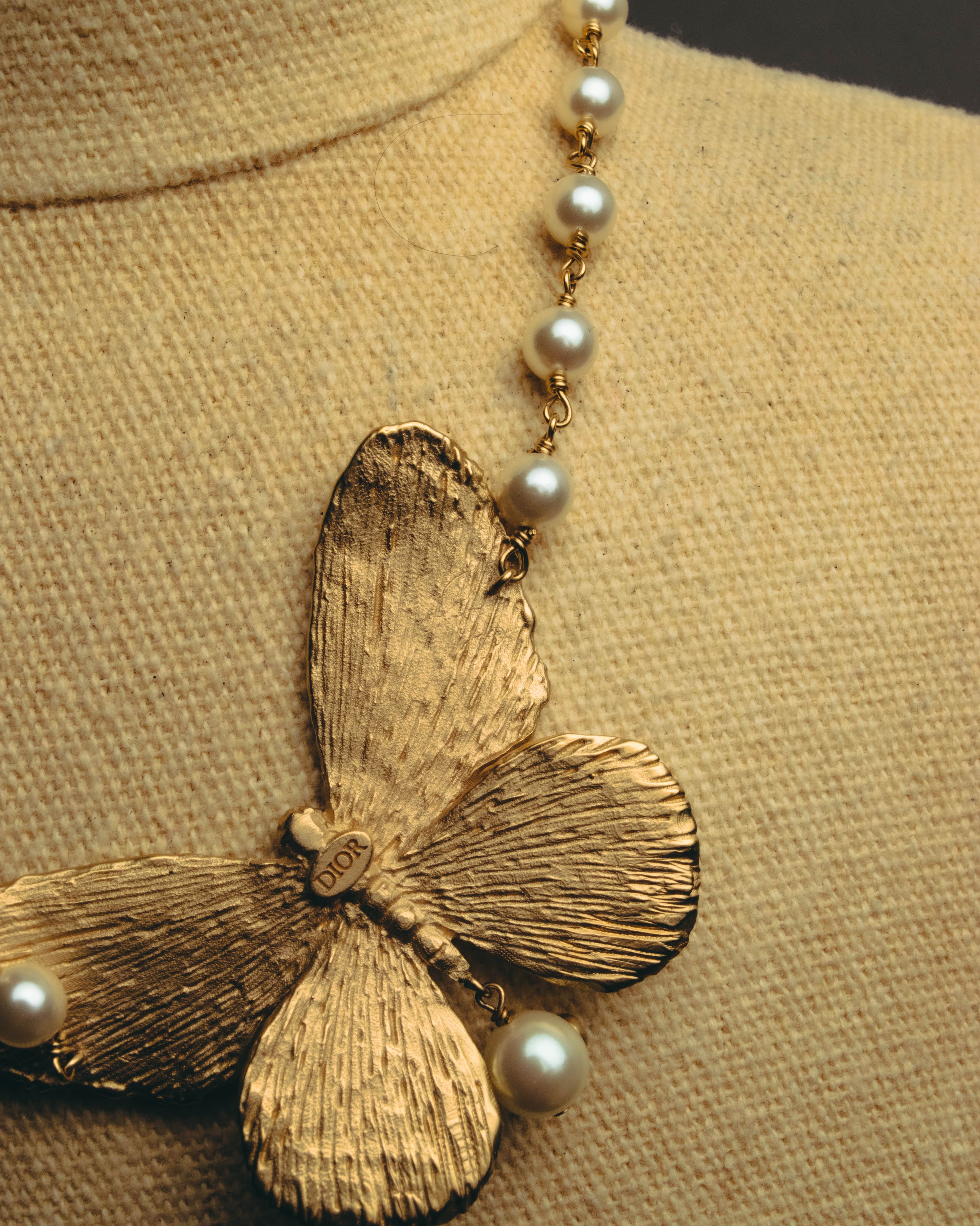 -SPECIAL- “Dior” 2023-24’s Sculpted butterfly pearl long necklace