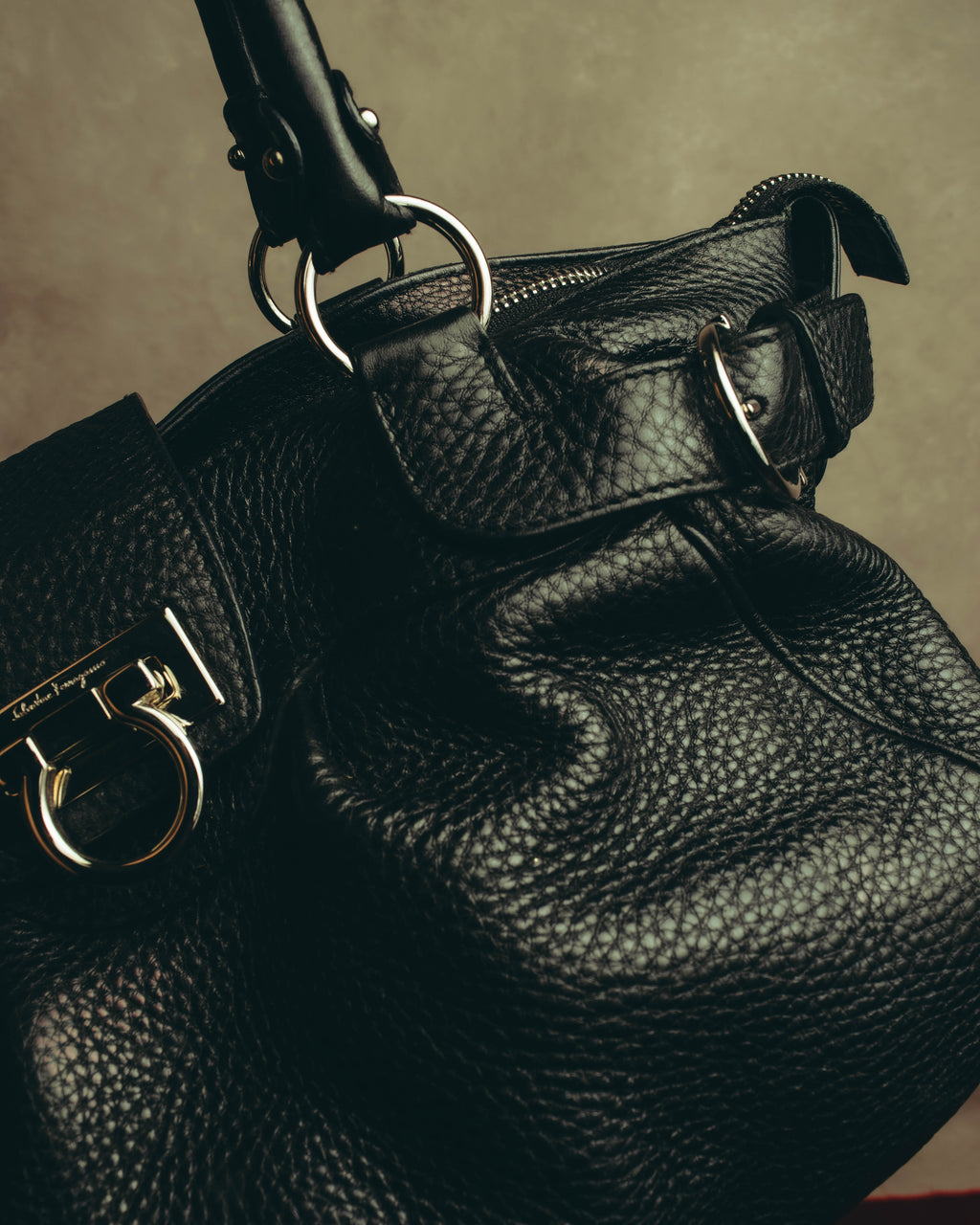 “Salvatore Ferragamo” 00’s-10’s Gancini pebbled leather handbag