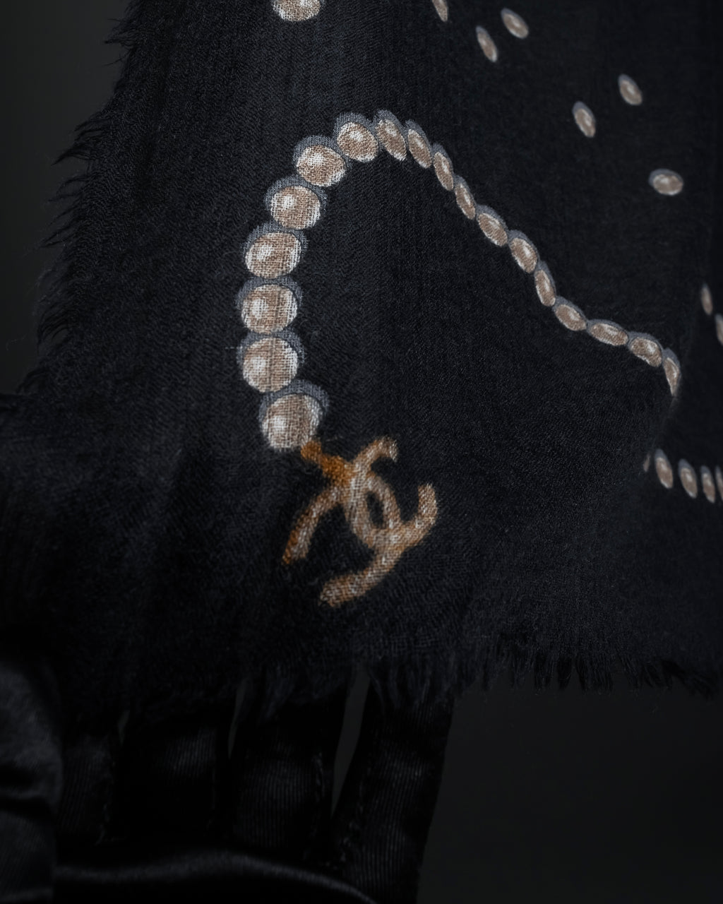 "CHANEL" Pearl fringe design gauze scarf