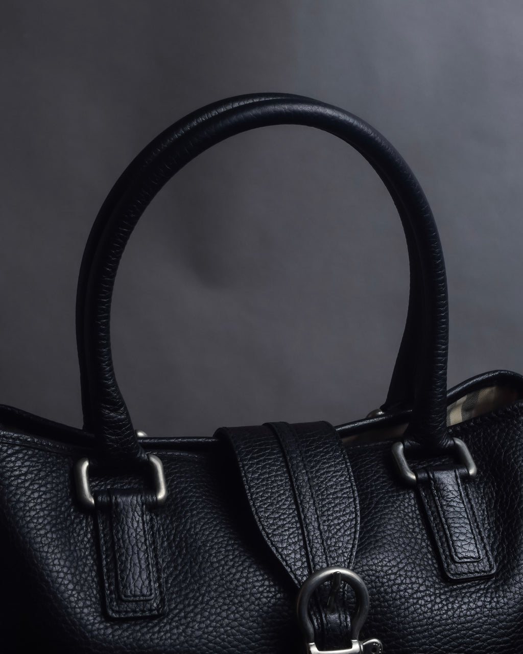 "BURBERRY" Silver stud design grained leather one-handle bag