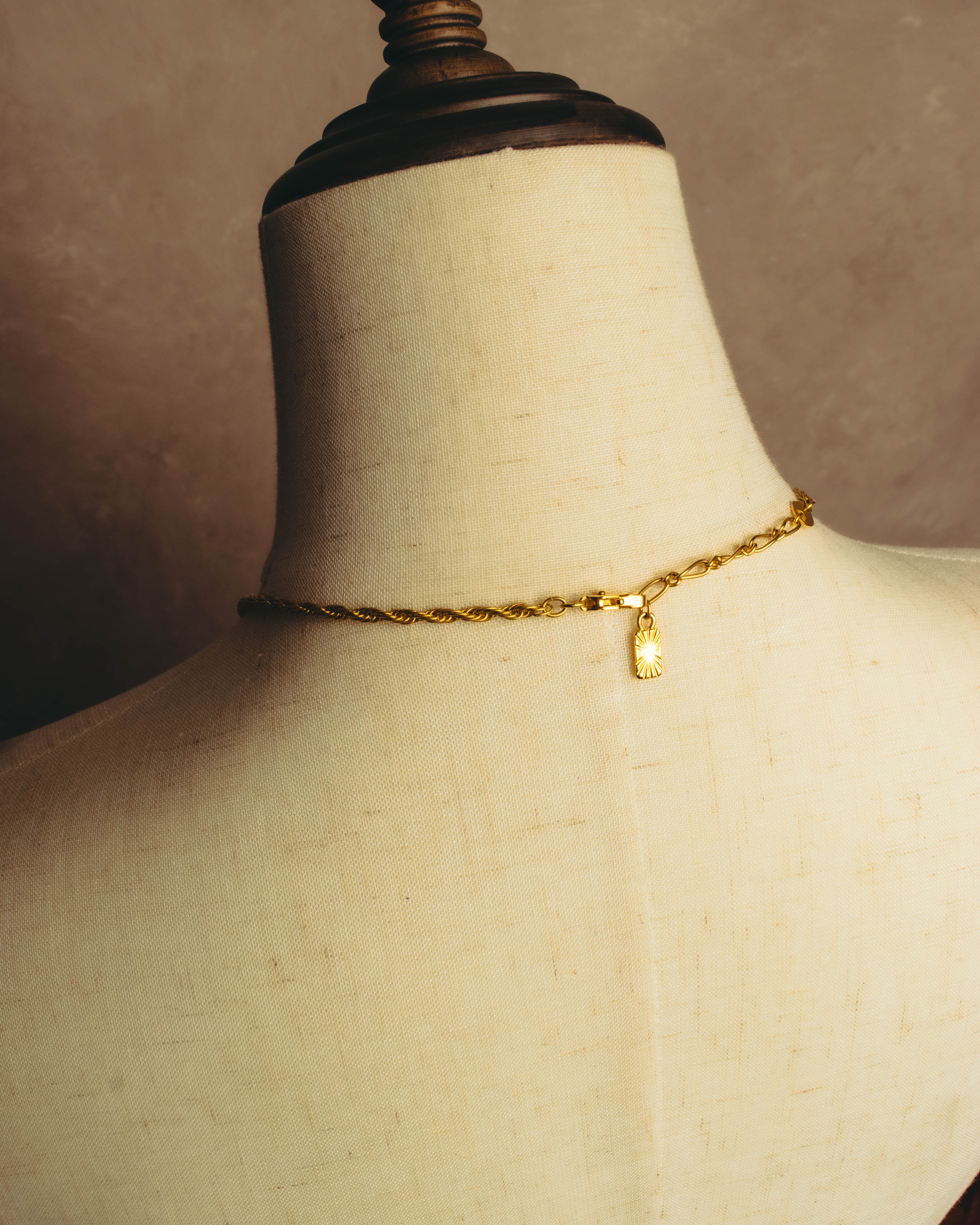 -SPECIAL- "YVES SAINT LAURENT" 80's-90's Baroque pearl textured gold pendant necklace