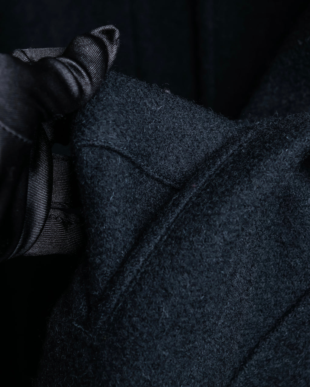 "tricot COMME des GARCONS" 
Shawl collar piping design long coat