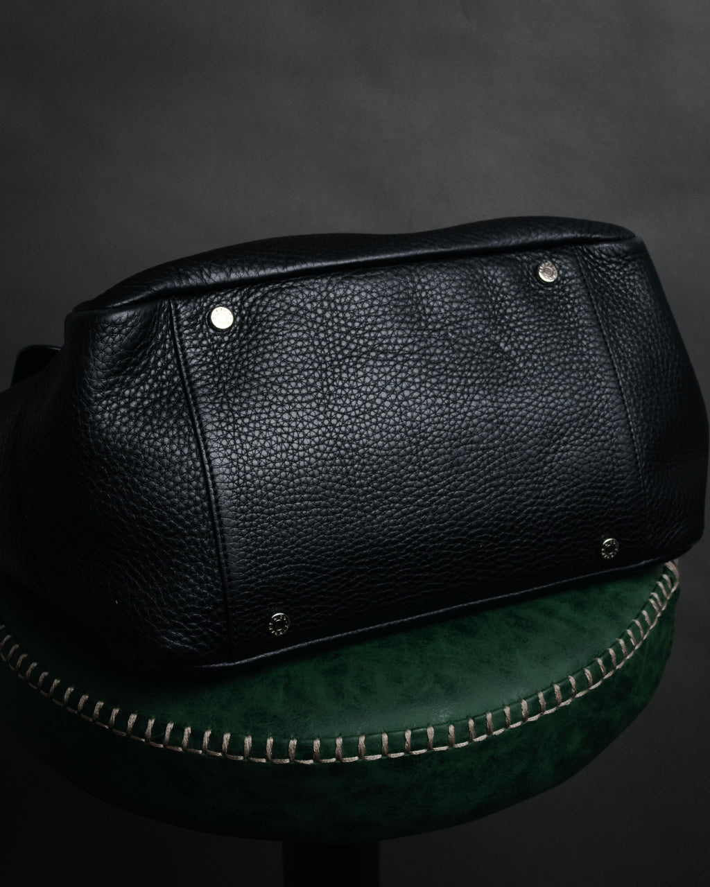 “TIFFANY & CO.” 2010’s Grained leather chain shoulder bag