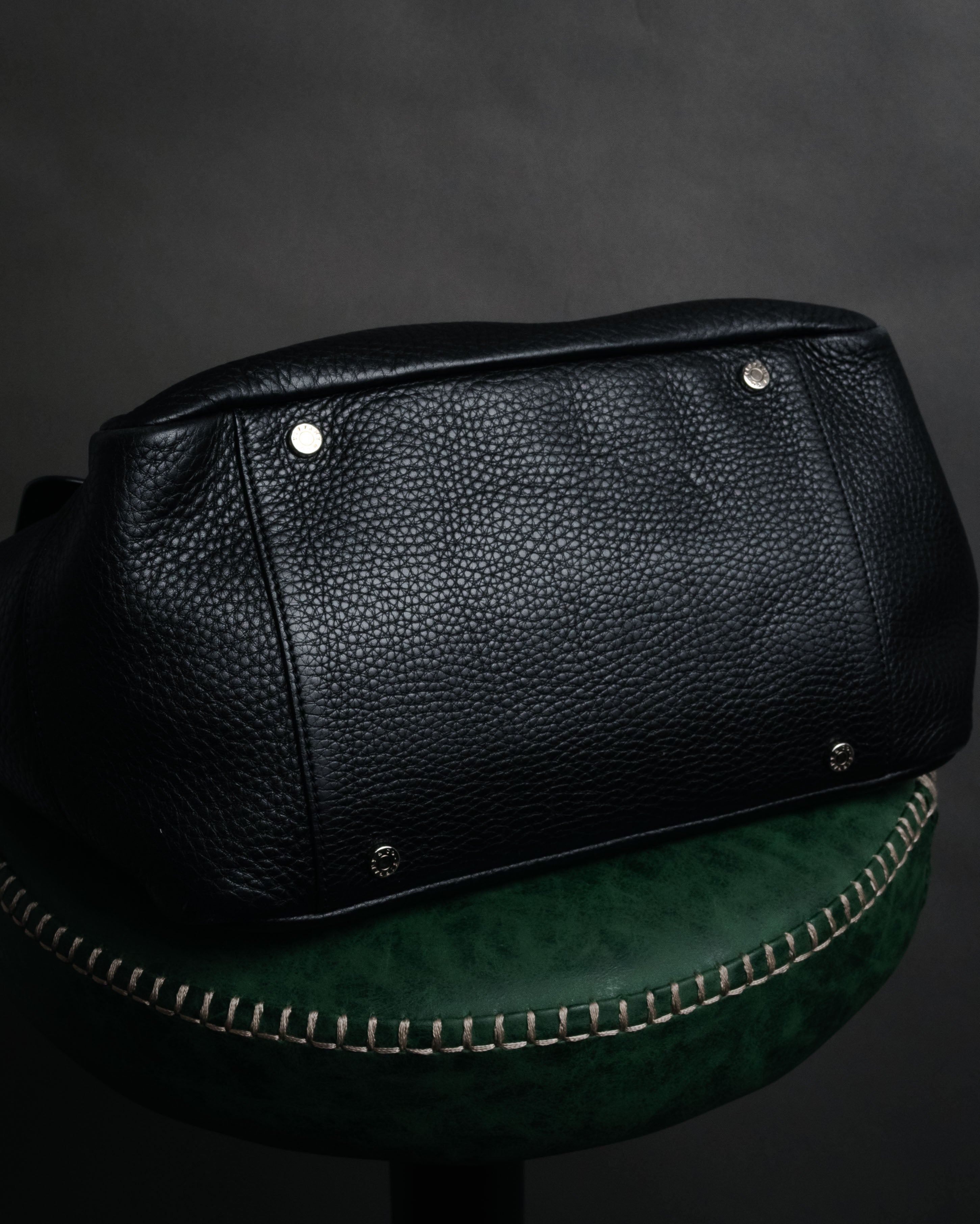 “TIFFANY & CO.” 2010’s Grained leather chain shoulder bag
