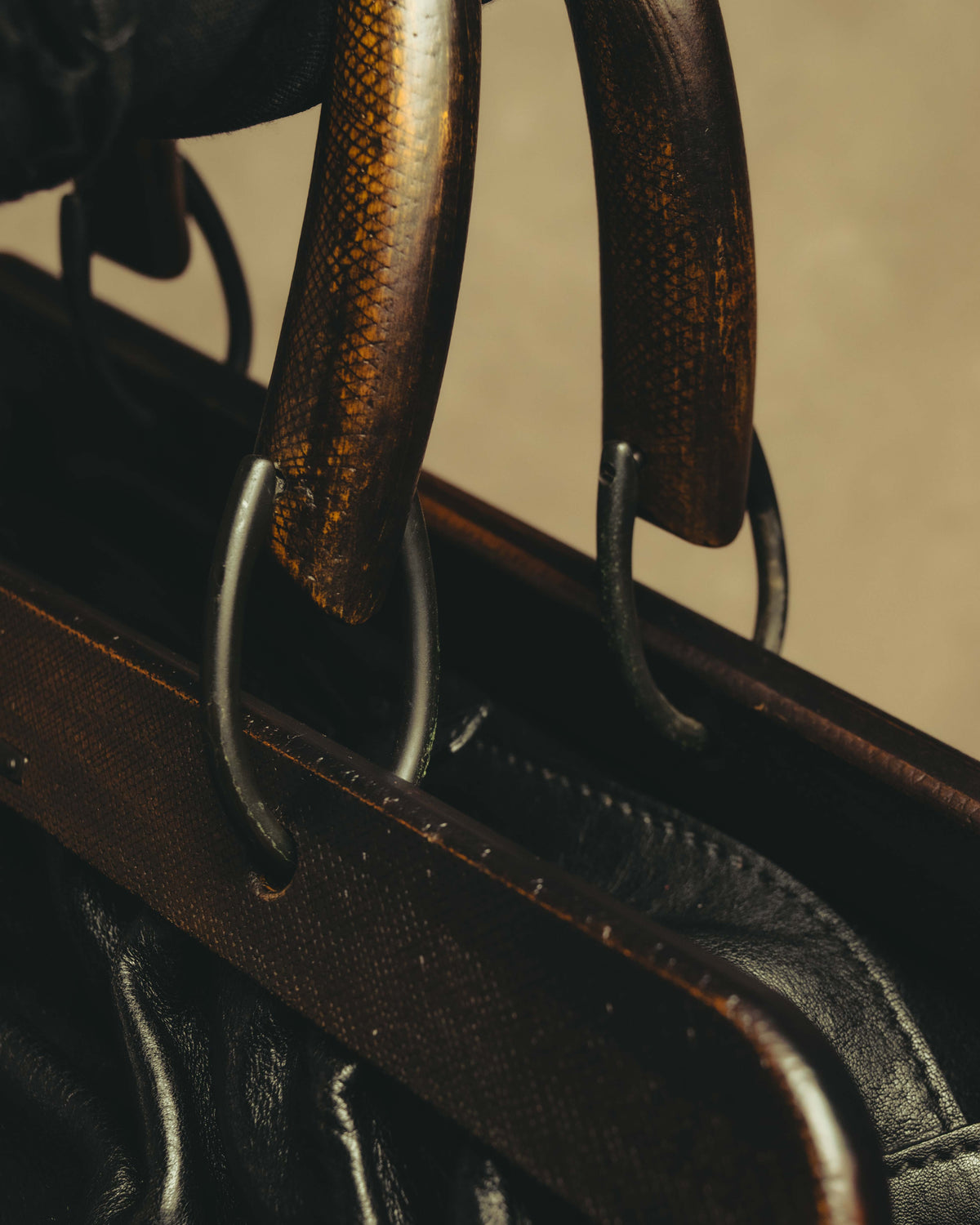 -SPECIAL- “GUCCI“ 90’s-00’s Structured frame gathered leather handbag