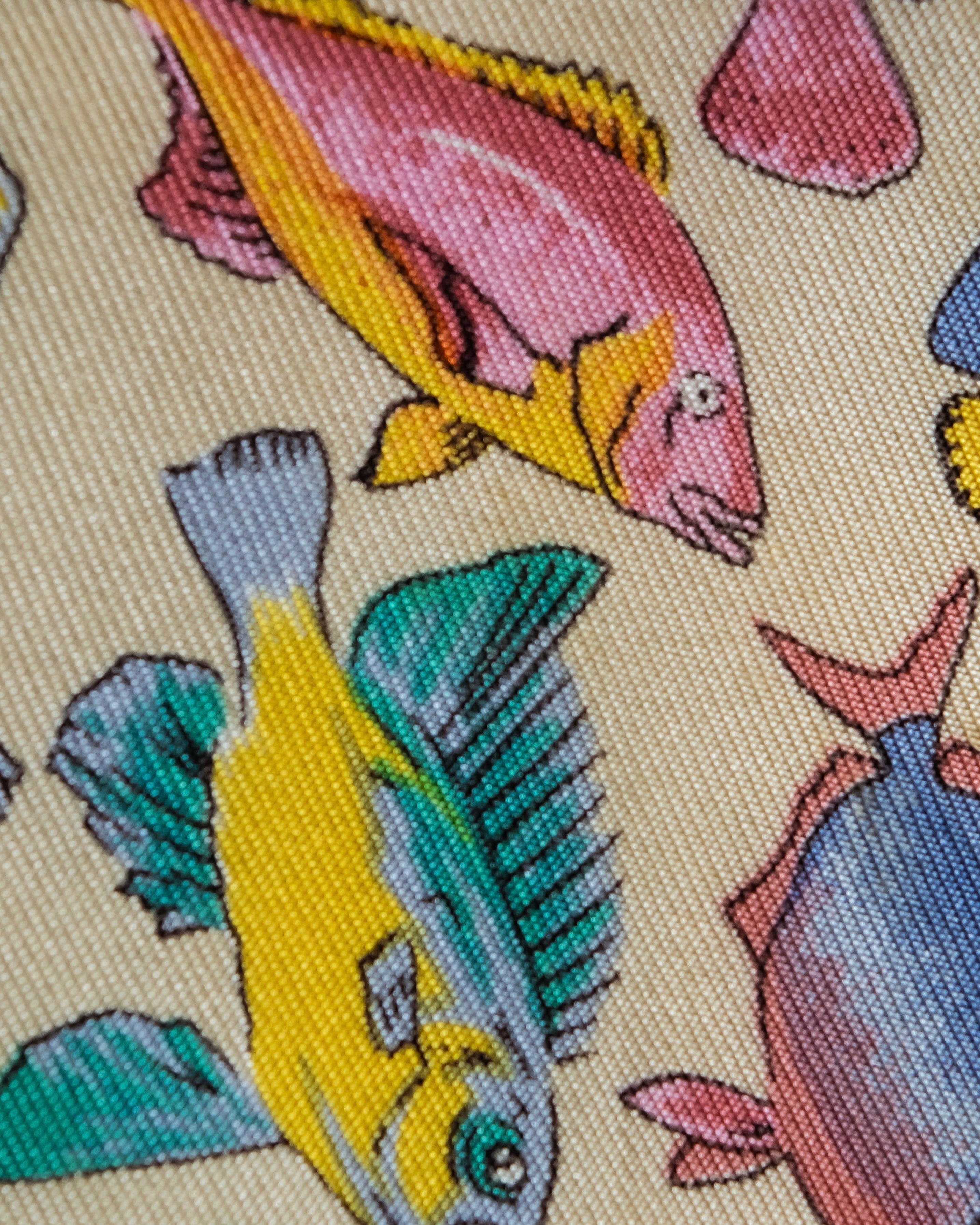 "GUCCI" Colorful fish motif silk neck tie