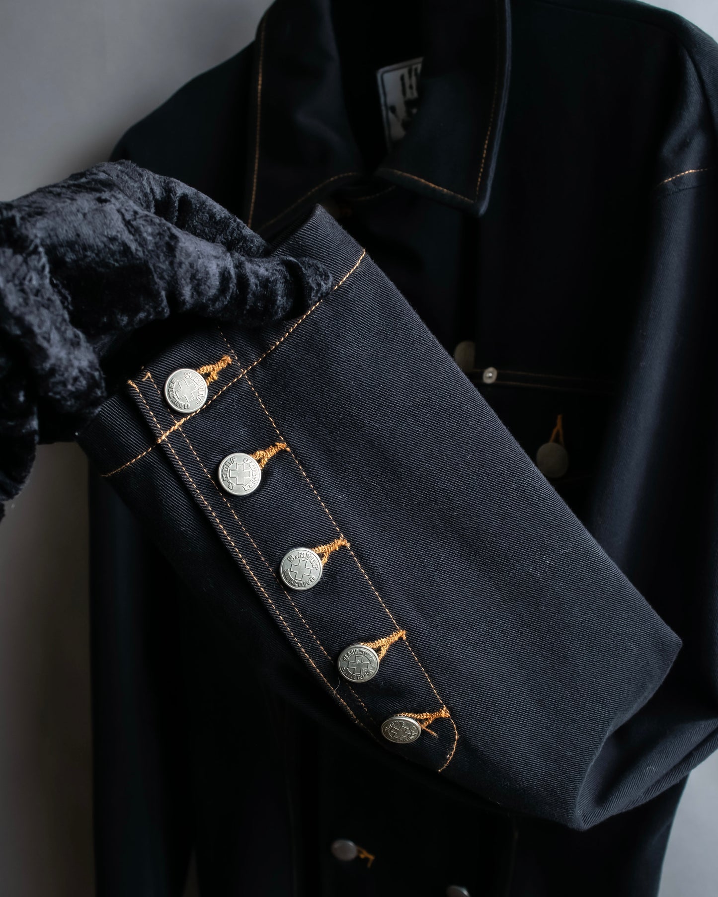 "JEAN PAUL GAULTIER JEANS"
Military detail stitching denim coat