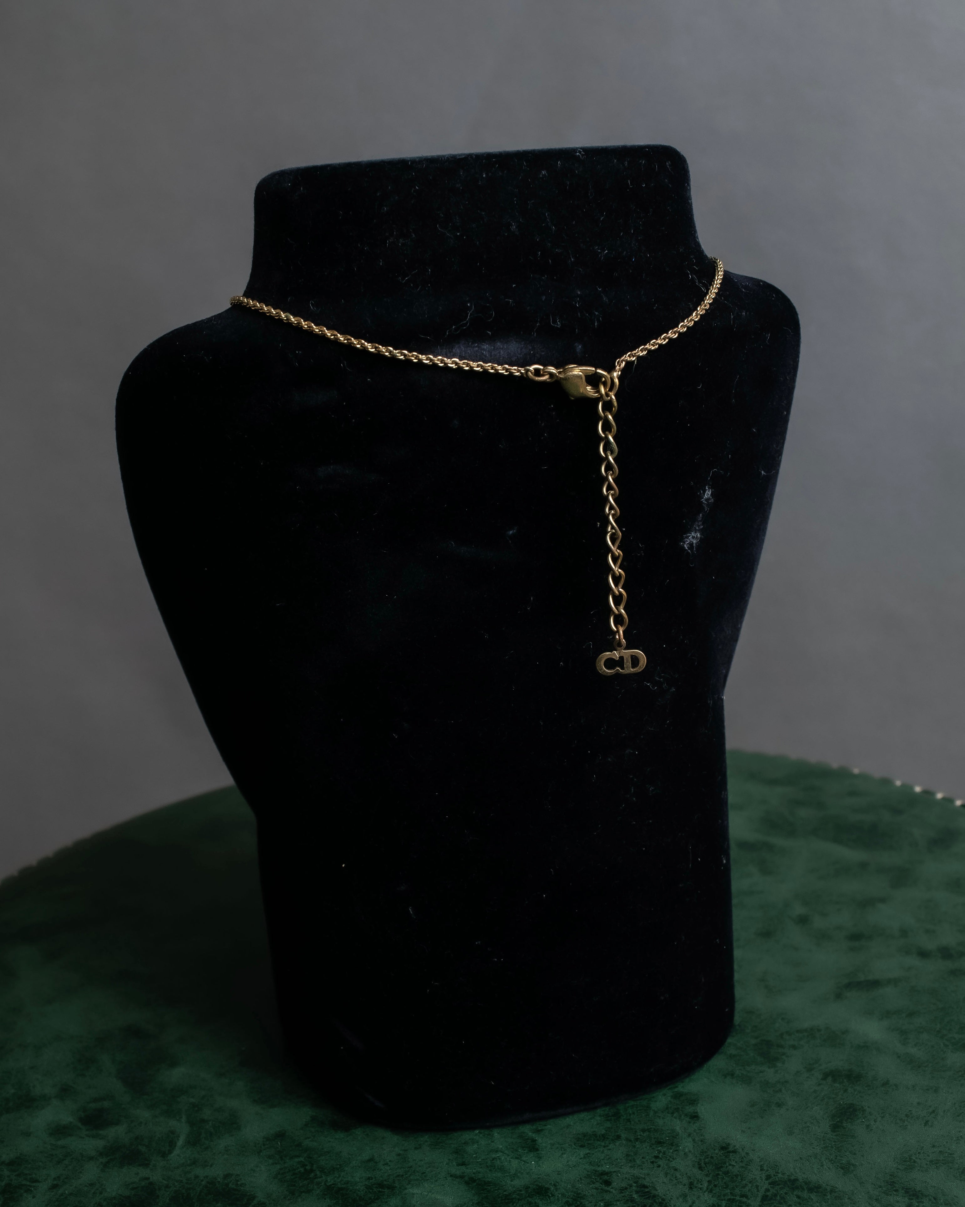 "Christian Dior" Rope ribbon motif gold necklace