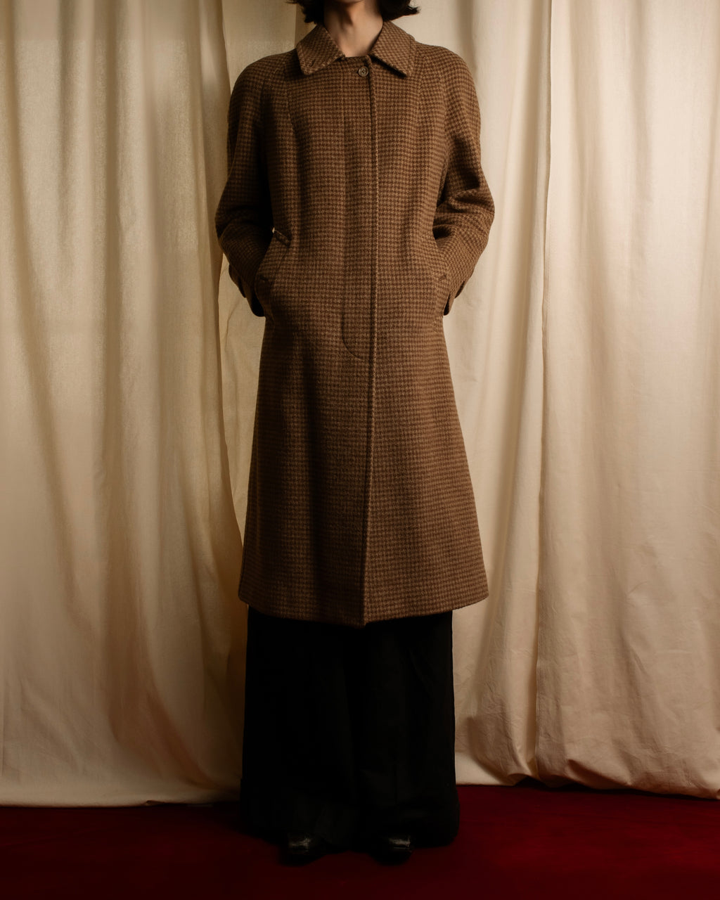 "BURBERRYS" Houndstooth pattern belted stand collar coat