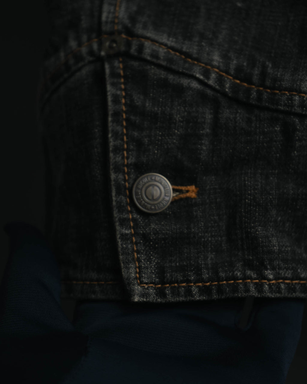 -MOOD MILLÉSIMES- 00’s faded black denim shirt jacket