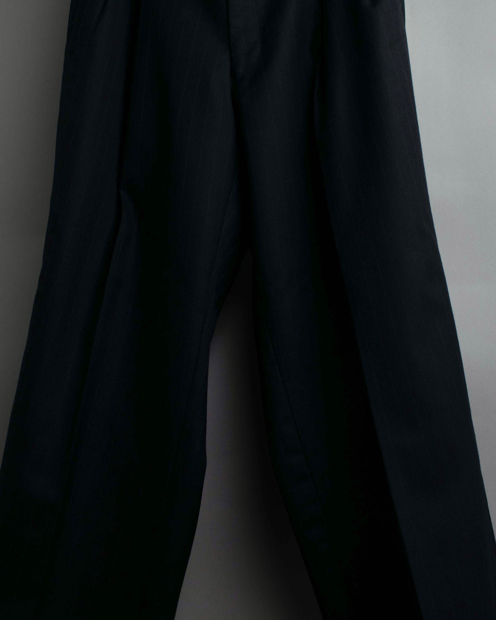 "YVES SAINT LAURENT" 00's shadow stripe pattern beautiful tailoring set up