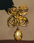 "Yves Saint Laurent" 80's-90's Baroque faux pearl brooch