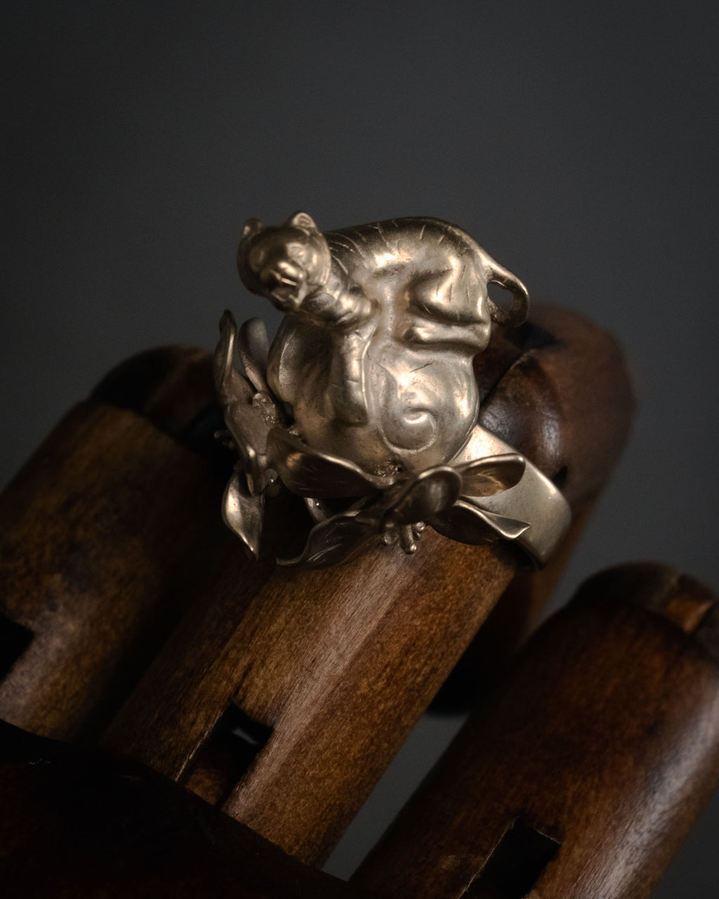 “DIOR” 2010’s Tiger and flower sculptural ring