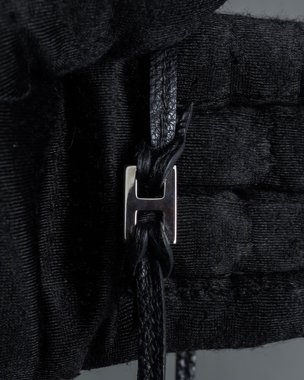 "HERMES" H motif design leather choker