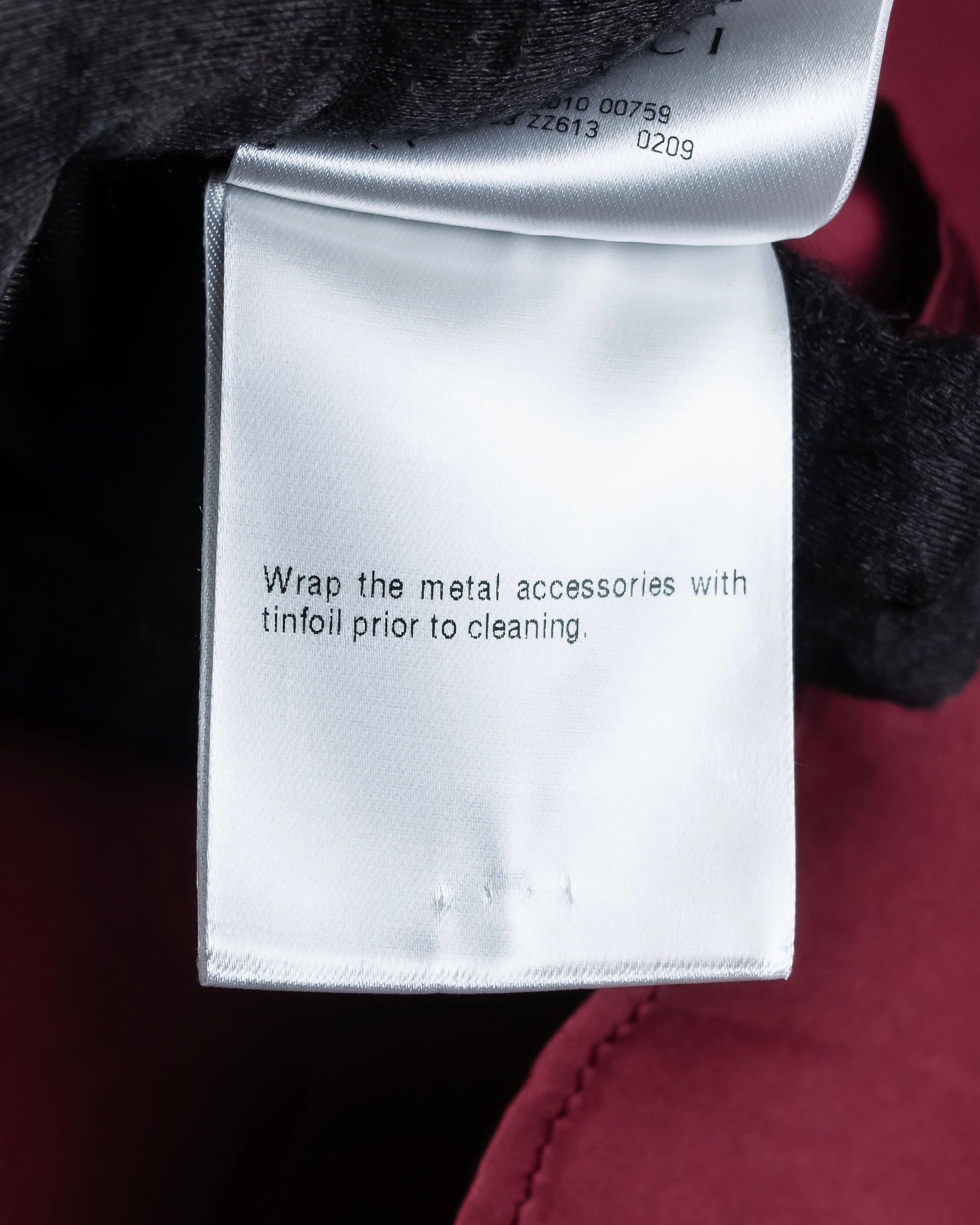 "GUCCI" Beautiful burgundy color silk bowtie shirt