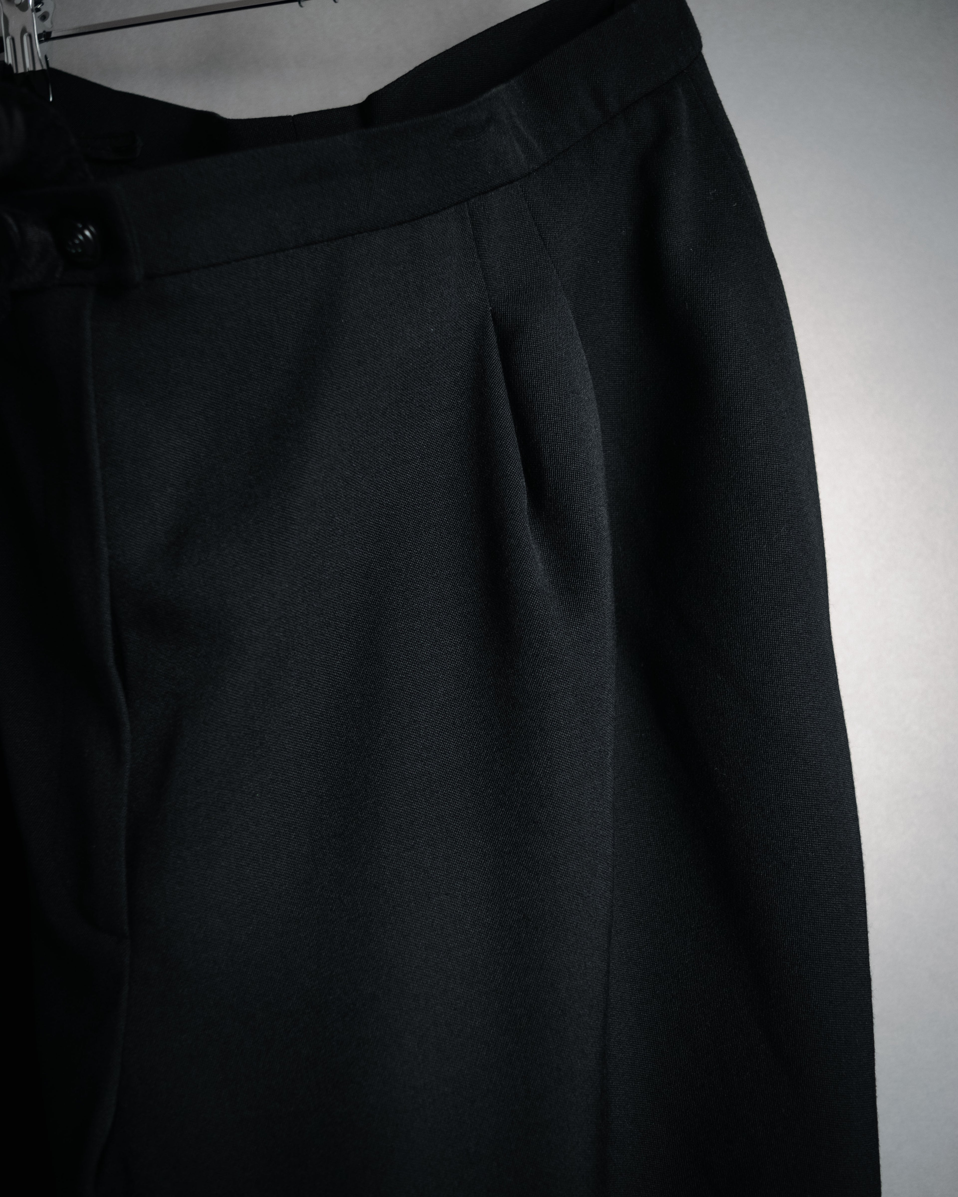 –SPECIAL– “CHANEL” 97AW Wide tuck trousers