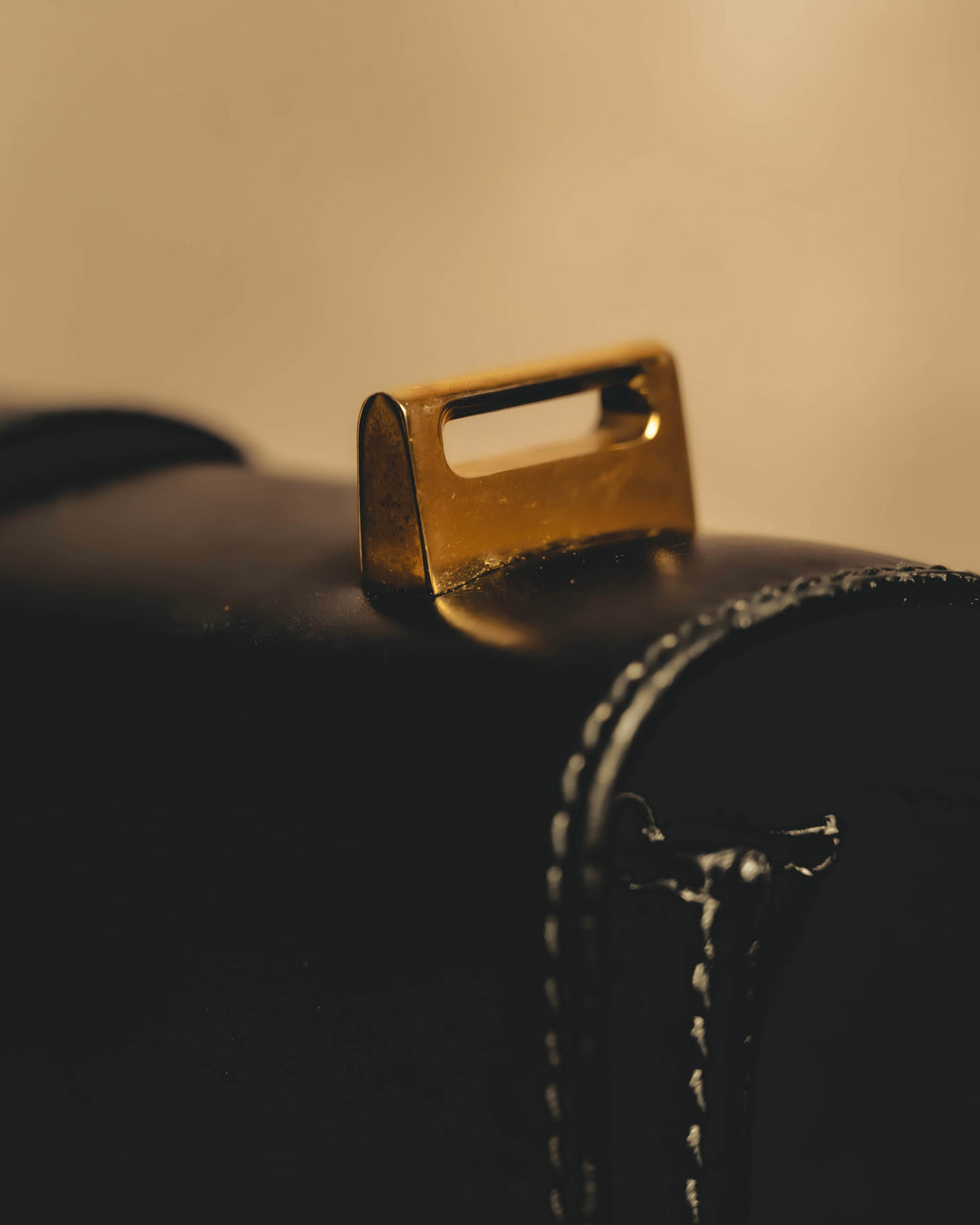 "GUCCI" 70's-80's Structured leather shoulder bag