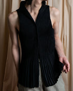 "PLEATS PLEASE ISSEY MIYAKE"
Narrow pleated sleeveless dress
