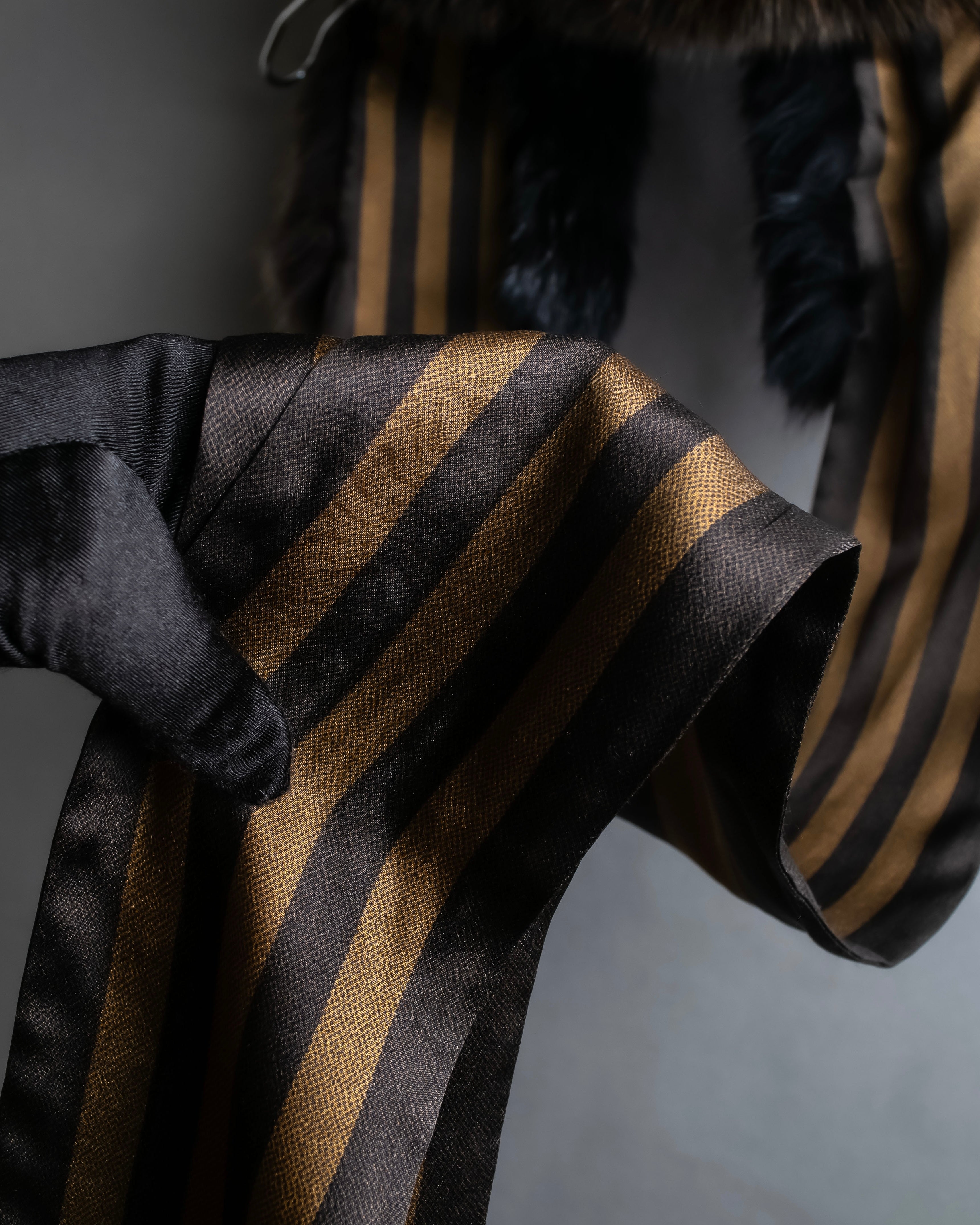 "FENDI" Two-tone striped fur docking stole