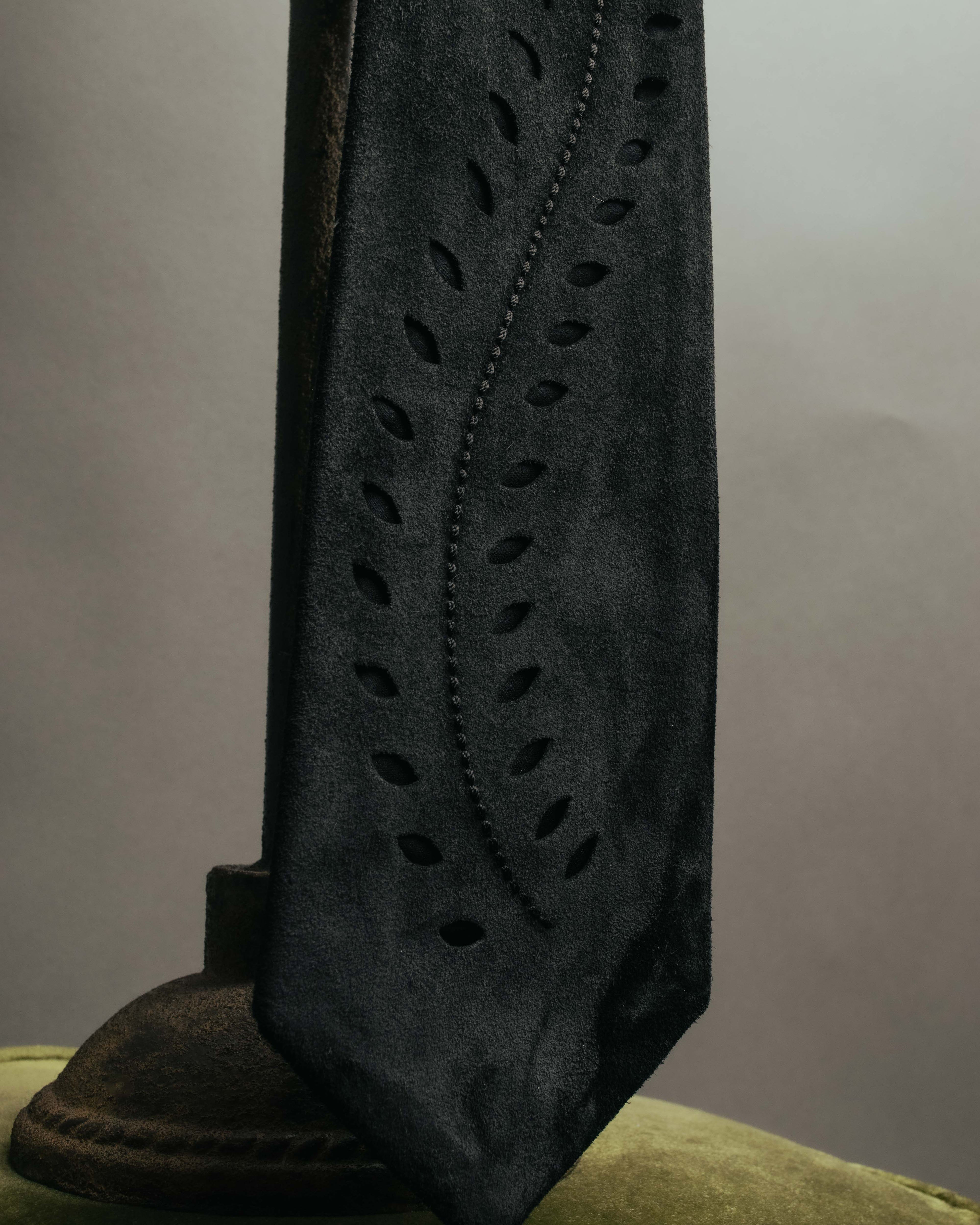 -SPECIAL- “HERMÈS” 2008-18 Suede cutwork leather tie