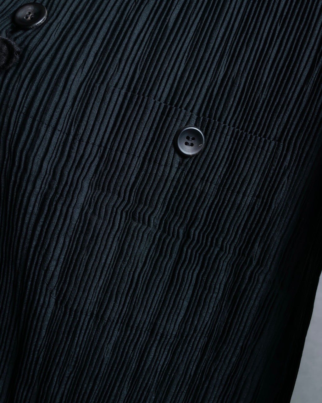 "ISSEY MIYAKE" Pleated vertical line shirt jacket