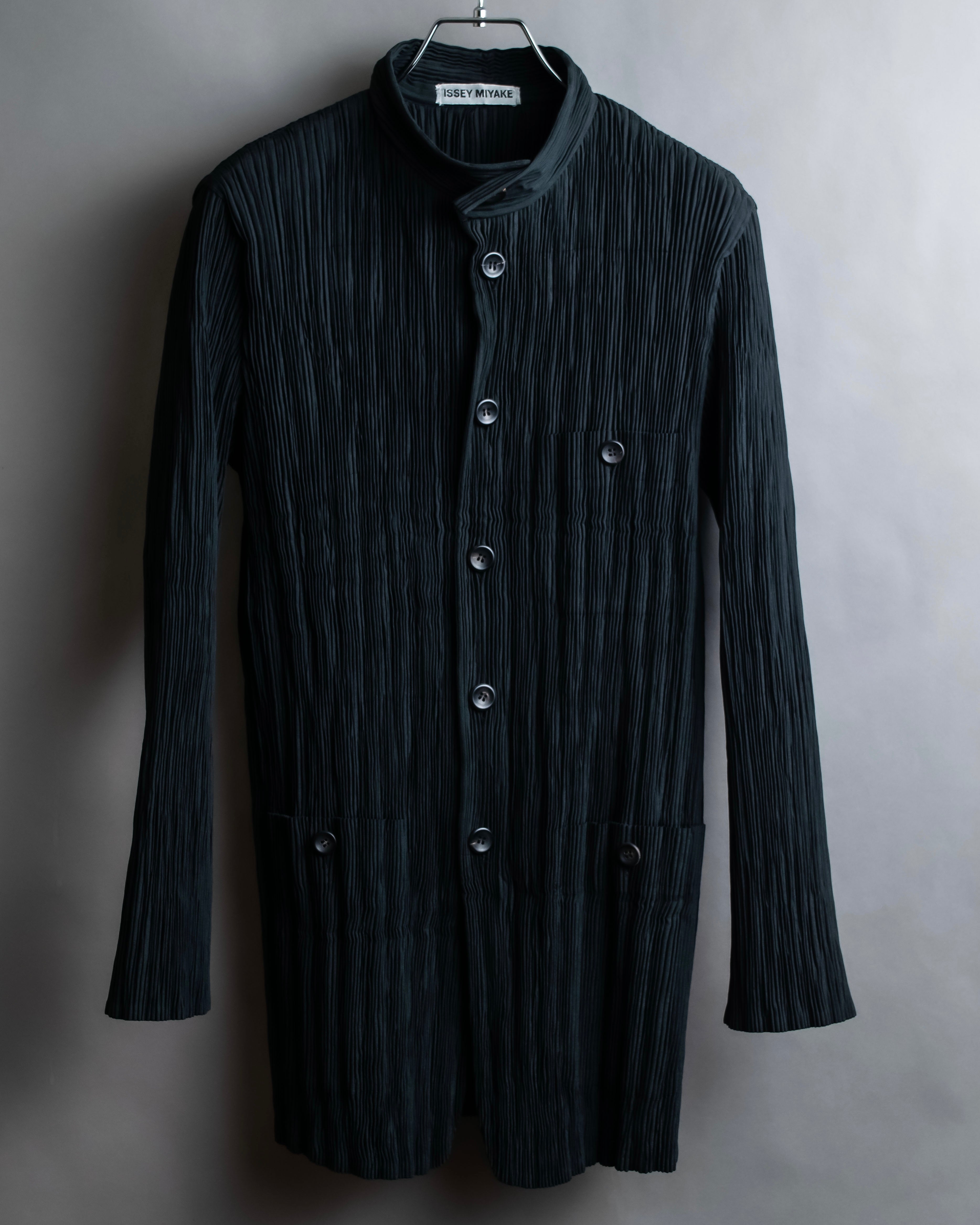 "ISSEY MIYAKE" Pleated vertical line shirt jacket