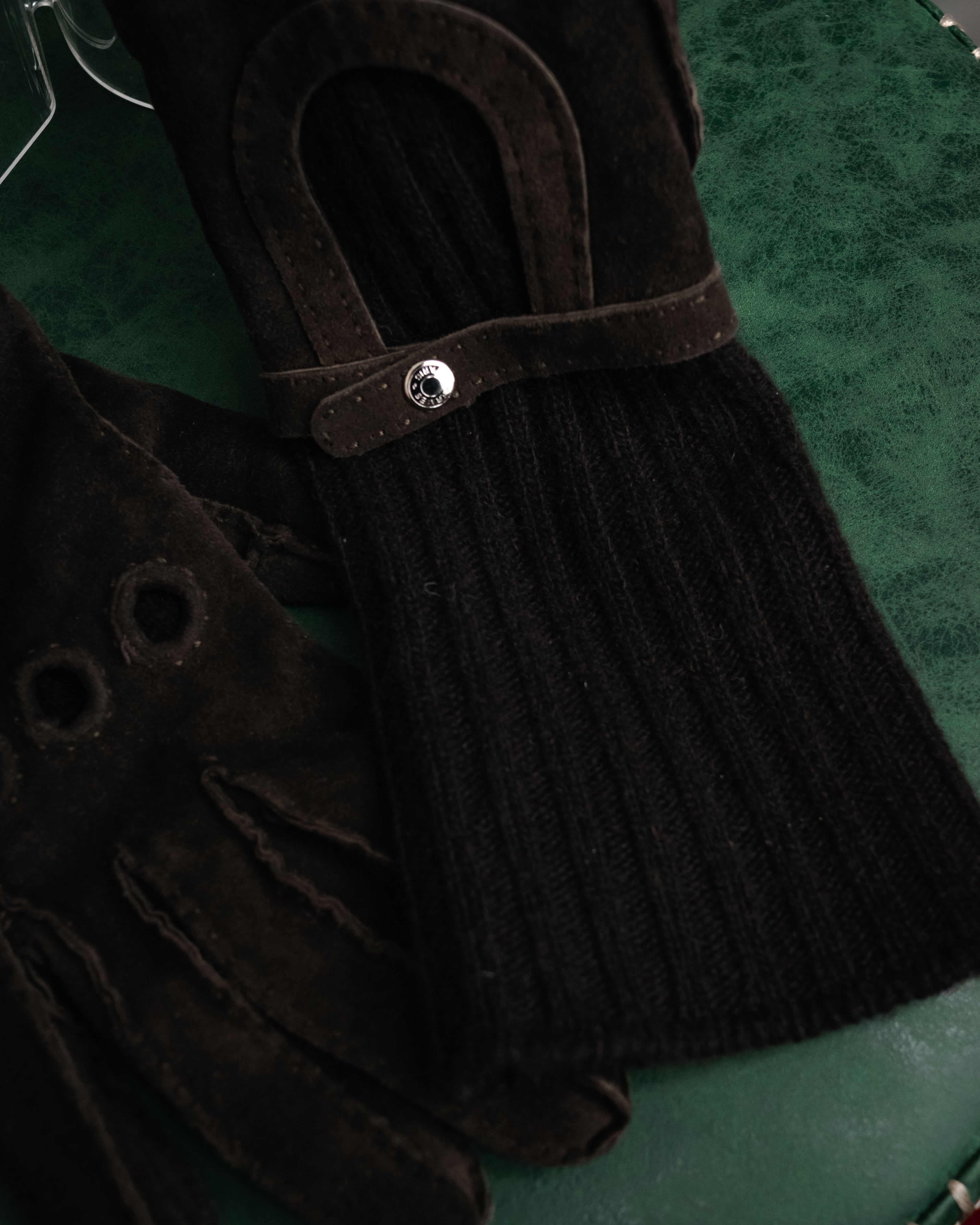 –SPECIAL– “HERMES” 80’s-90’s Cashmere lined suede driving gloves