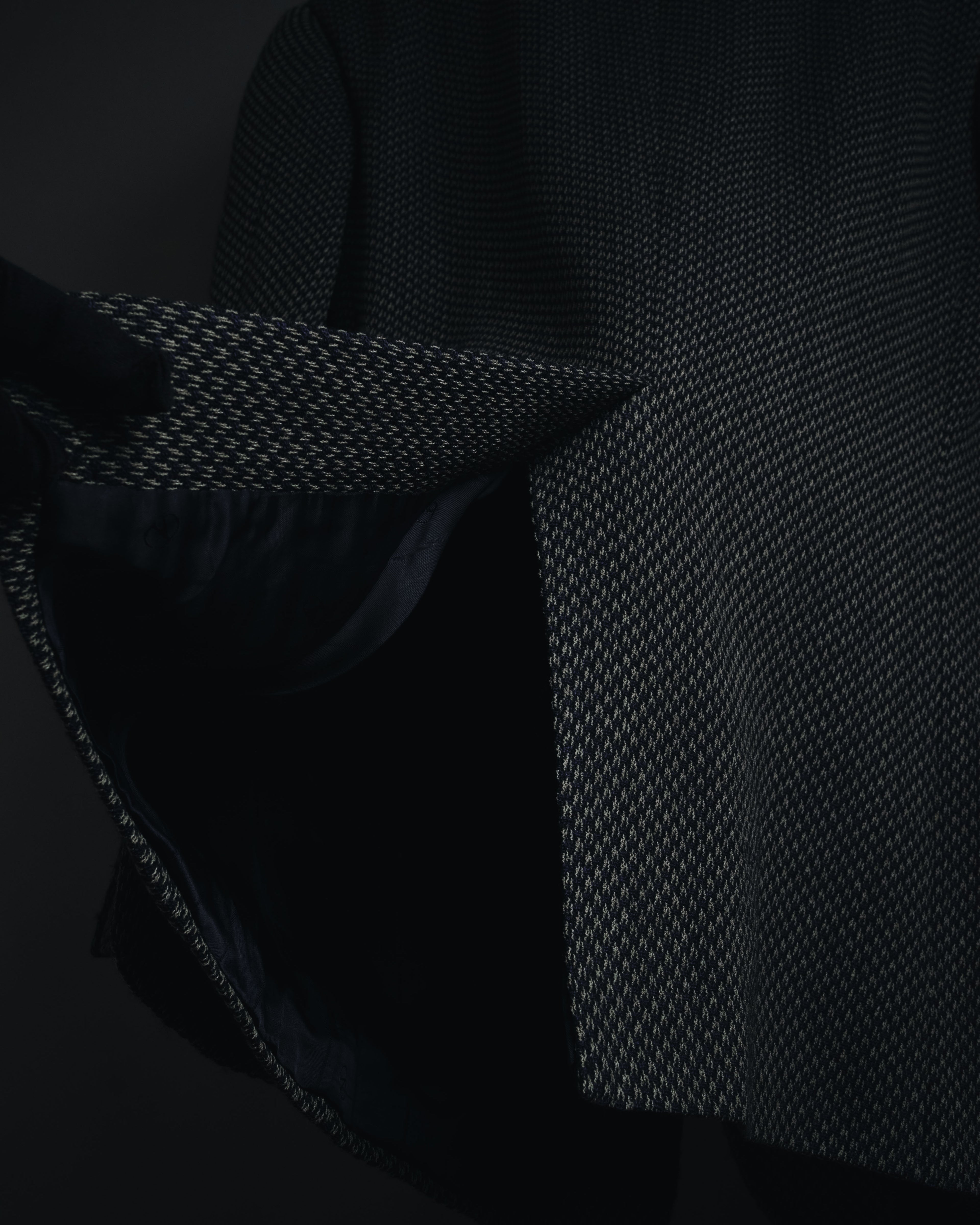 "VALENTINO GARAVANI BOUTIQUE"
Late 80’s - Early 90’s soft-structured birdseye wool tailored jacket