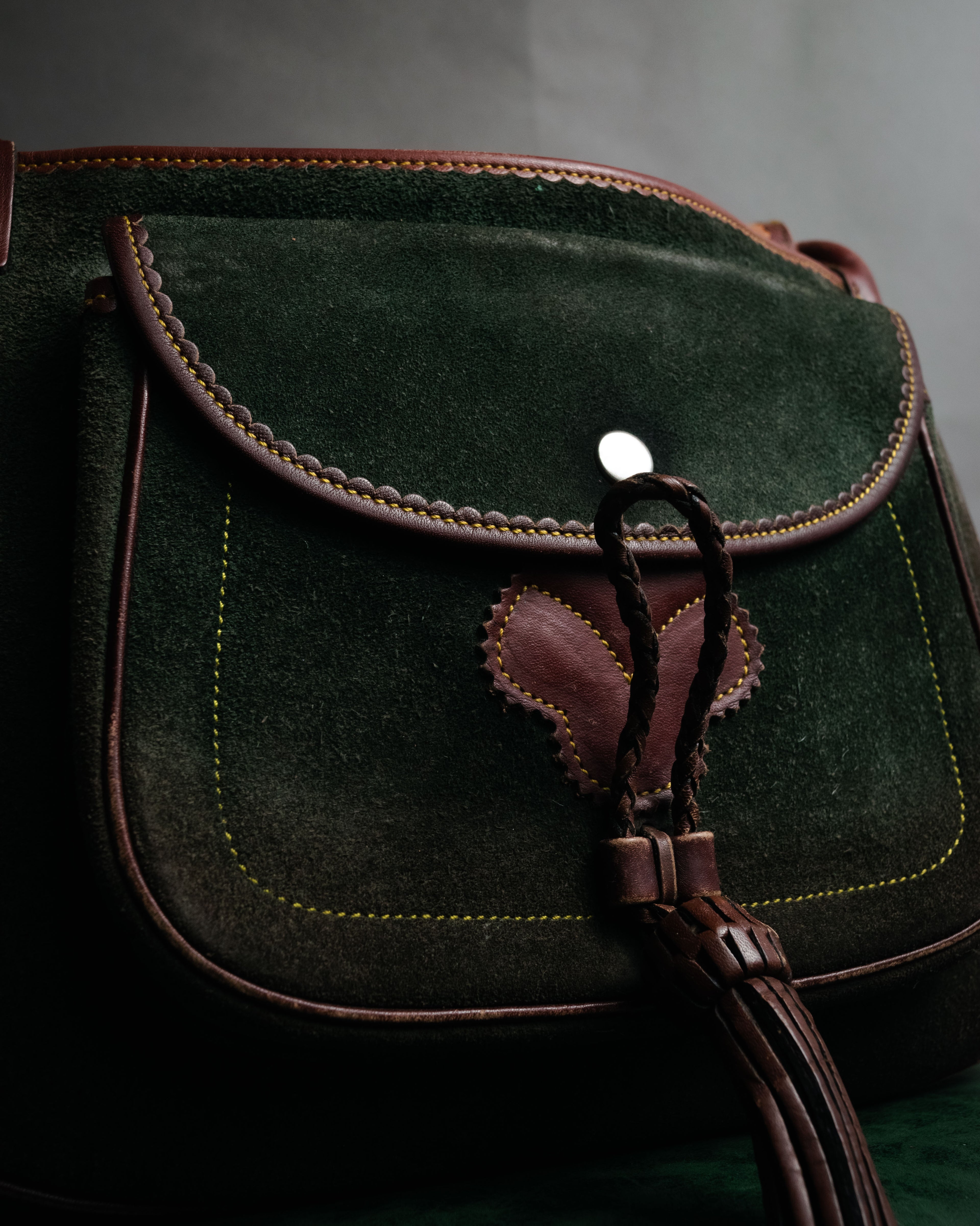 –SPECIAL– “LOEWE” 70’s-80’s Caza Cordobán embossed shoulder bag