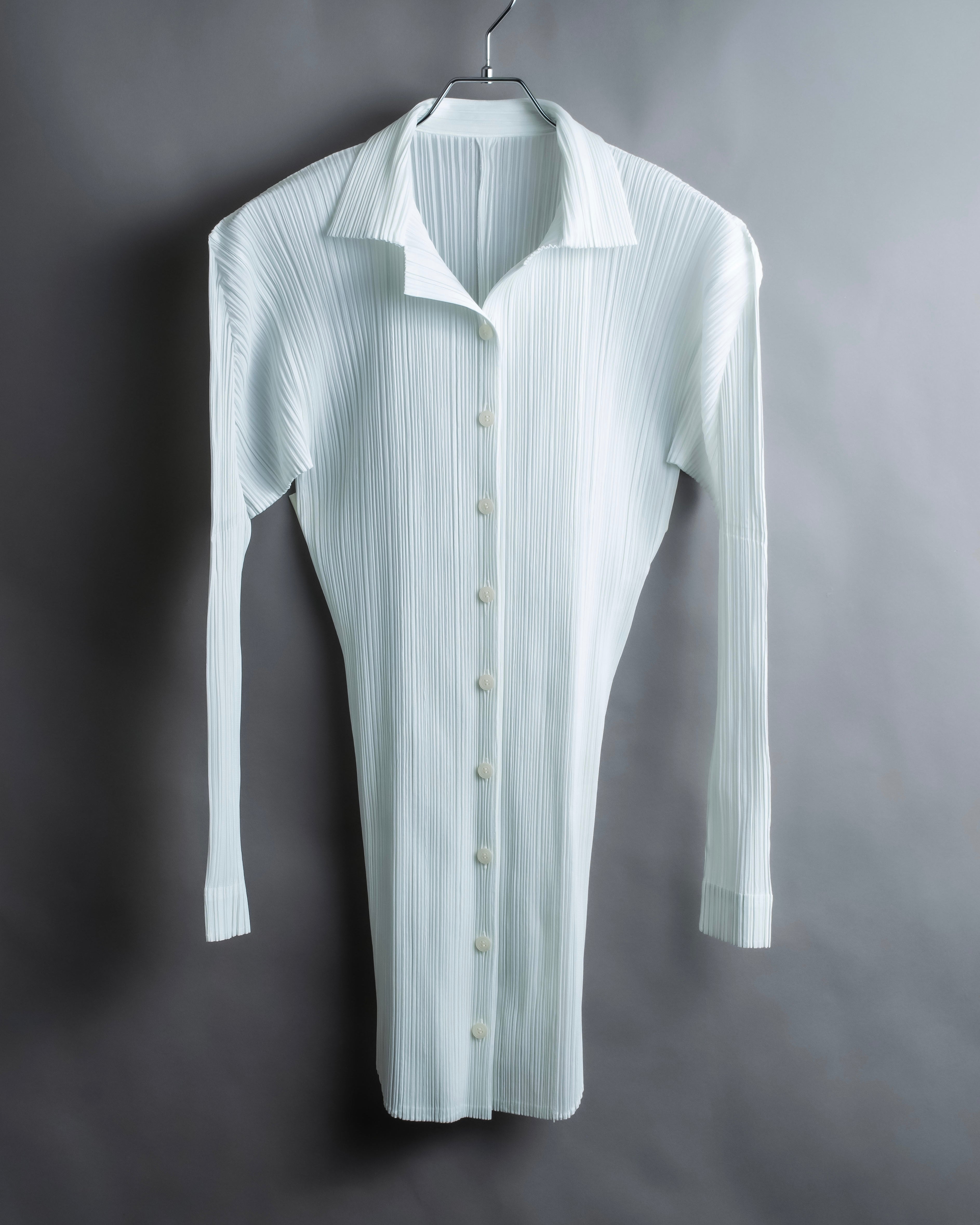 "PLEATS PLEASE ISSEY MIYAKE" Three-dimensional pleated long shirt