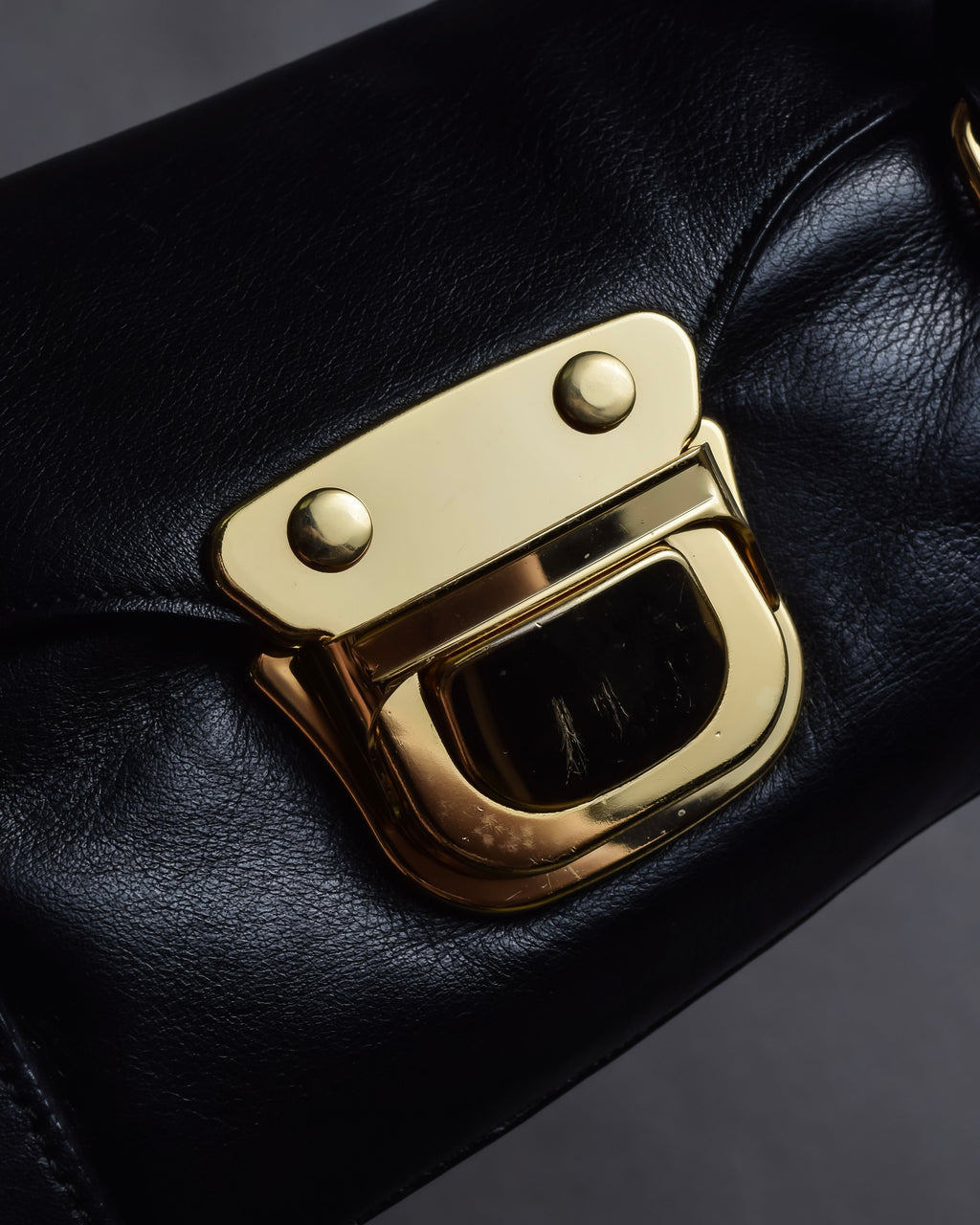 "ADMJ" Gold clasp grain leather shoulder bag