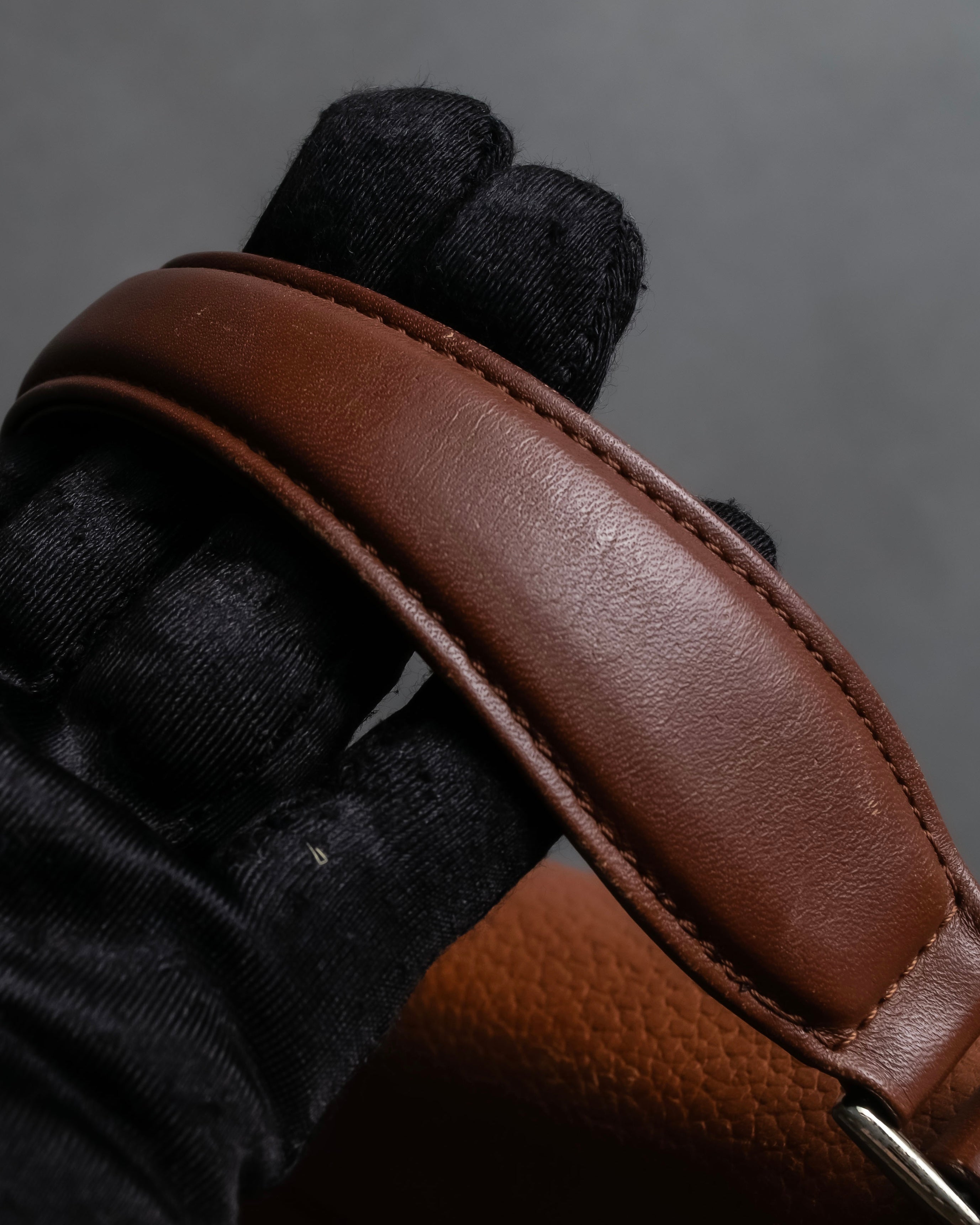 "BURBERRYS" Horizontal design camel grained leather bag