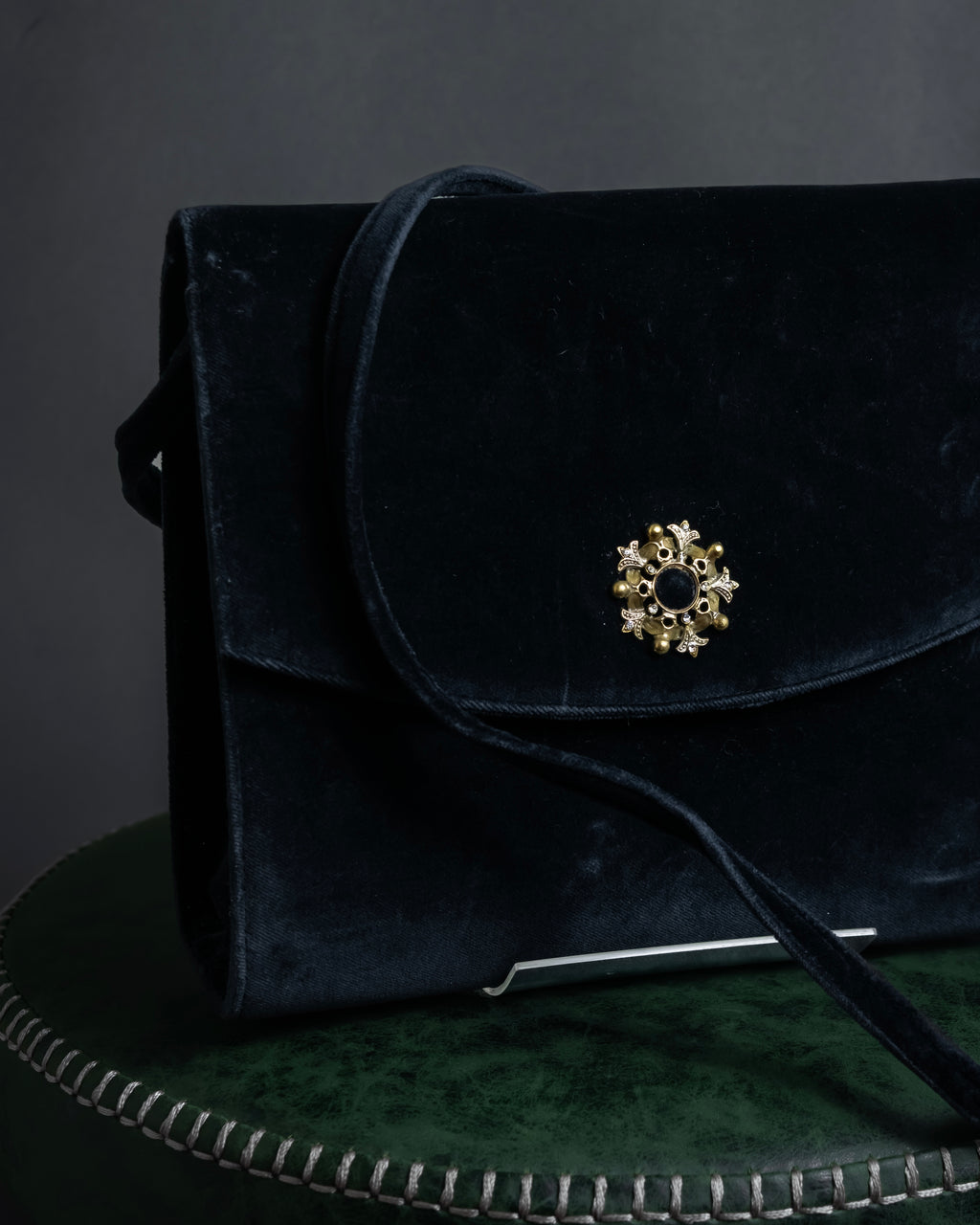 "Salvatore Ferragamo" Antique jewelry motif design velvet shoulder bag