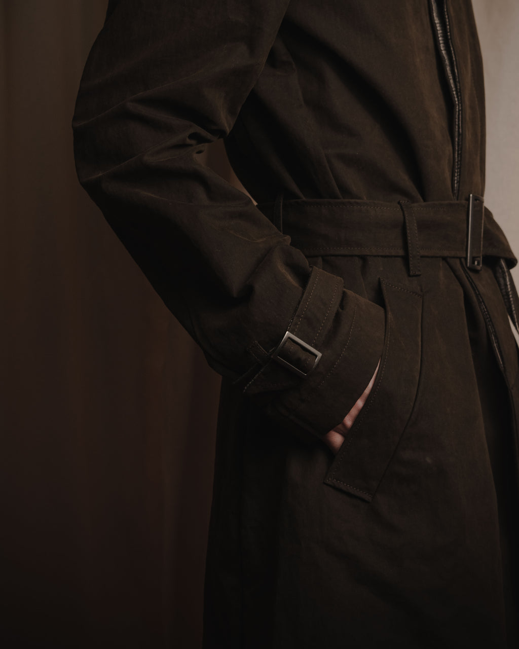 "DOLCE & GABBANA" 00’s resin coated patch detail belted coat