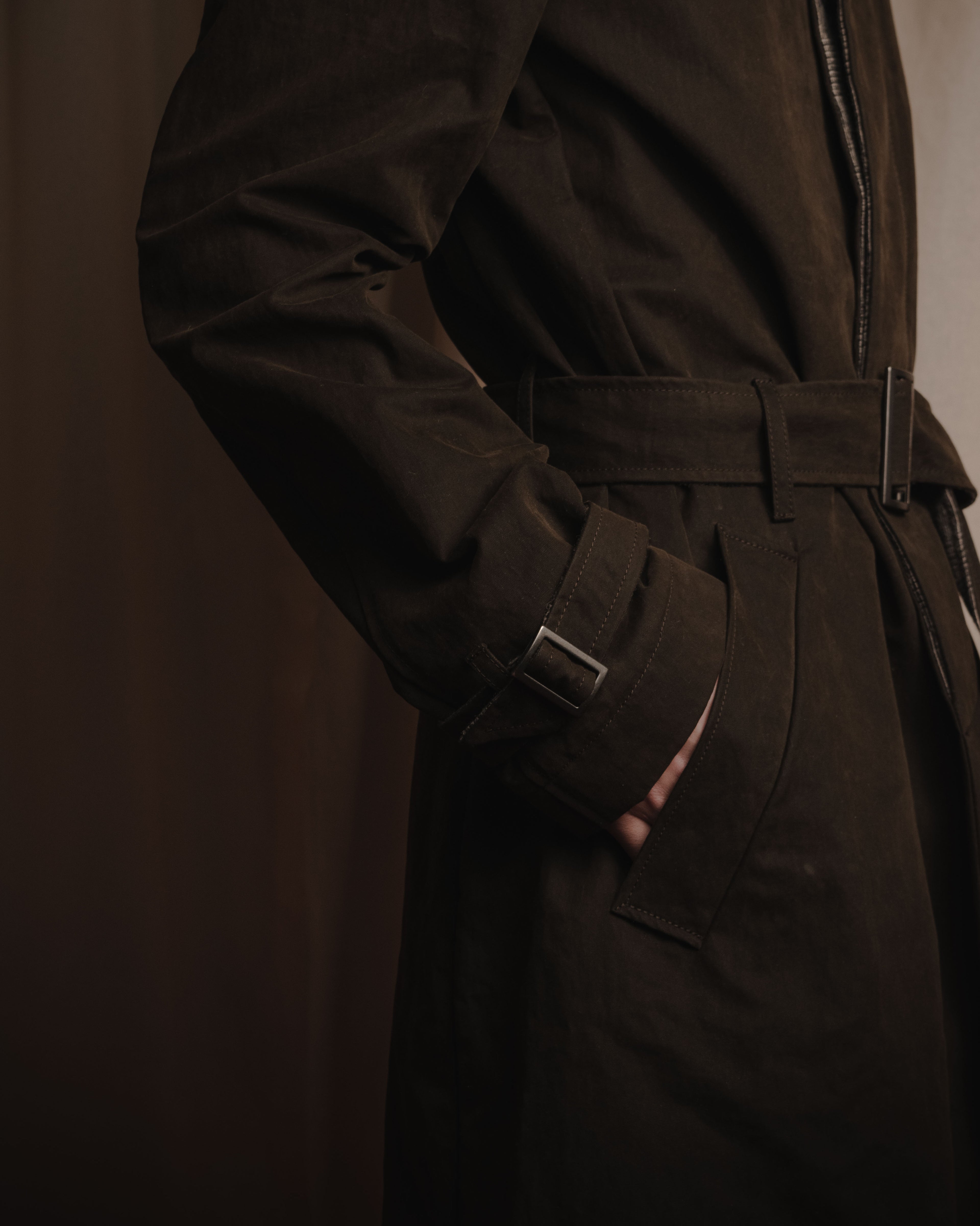 "DOLCE & GABBANA" 00’s resin coated patch detail belted coat