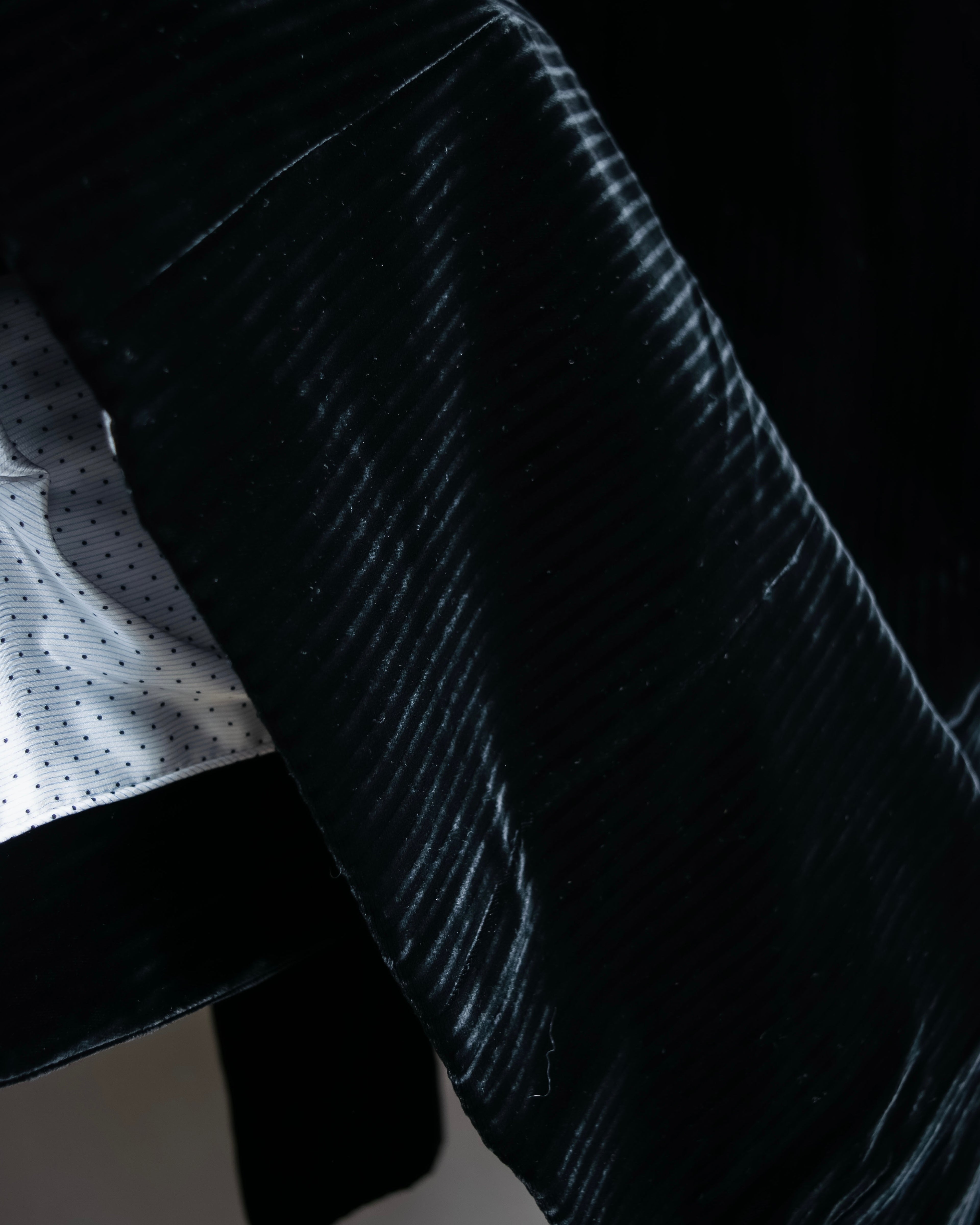 "GIORGIO ARMANI" Beautiful shape velour tailored jacket