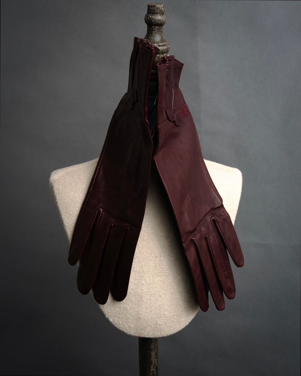 “Christian Dior” 1980’s-90’s Bow detailed leather gloves