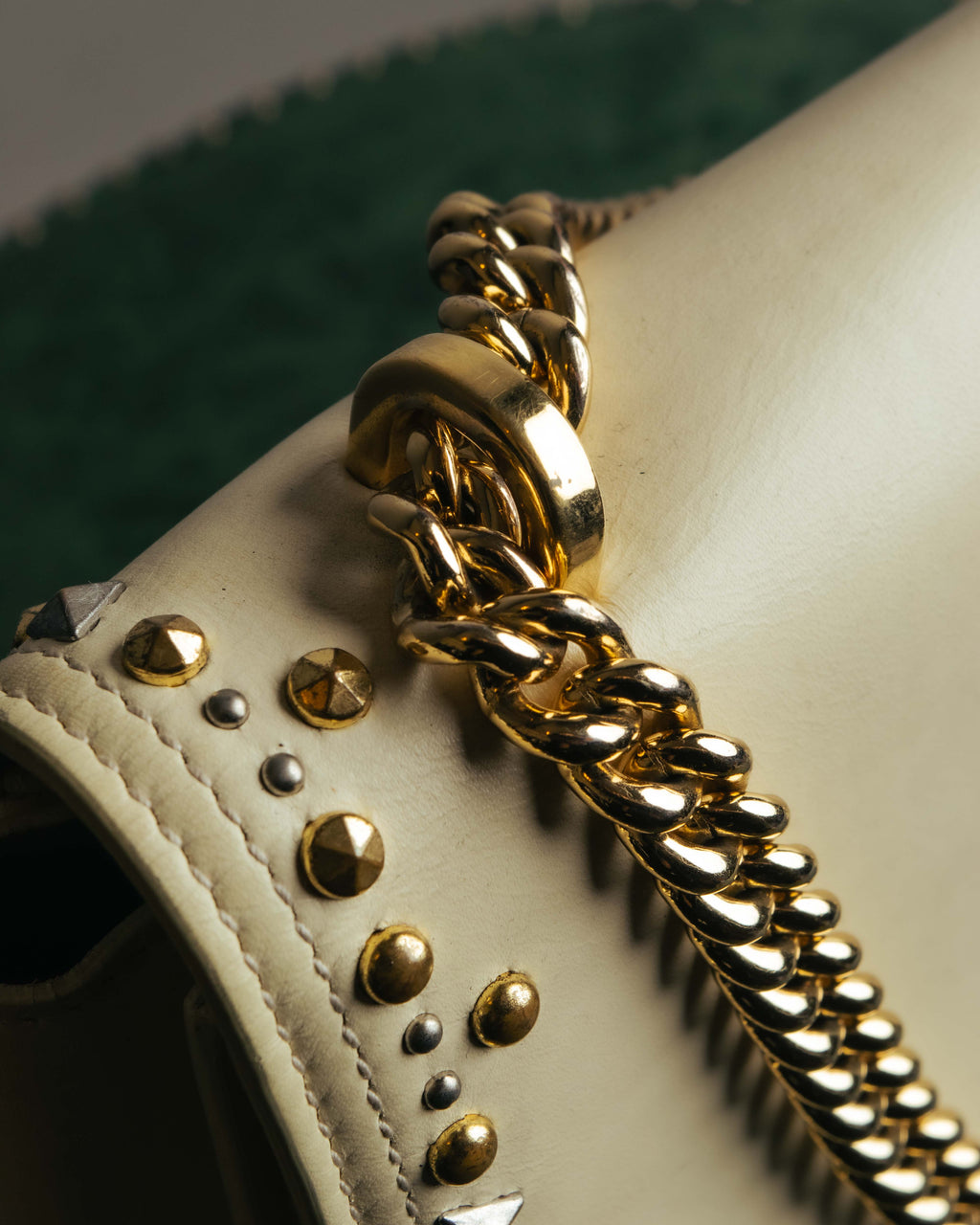 -SPECIAL- “Salvatore Ferragamo” 2015-2017 Vara studded chain shoulder bag