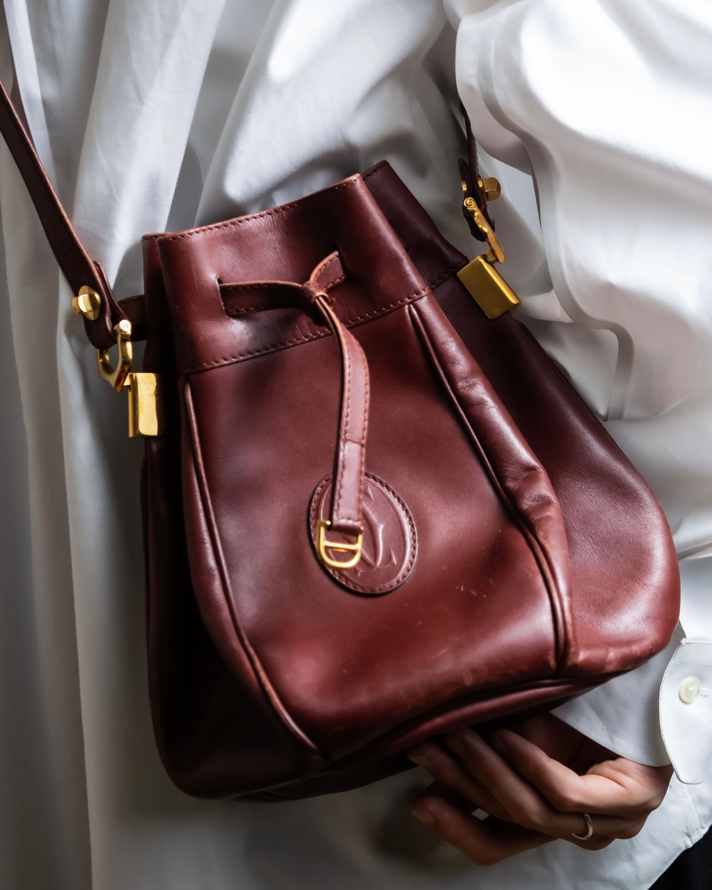 "Cartier" Drawstring design bordeaux color shoulder bag