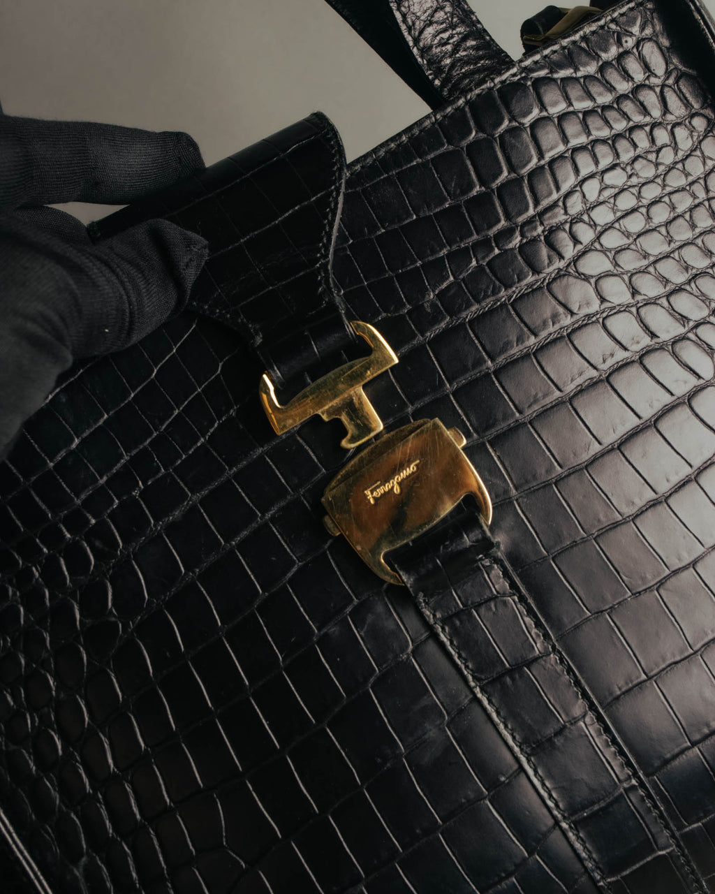 "Salvatore Ferragamo" 90's-00's Croc embossed leather shoulder bag
