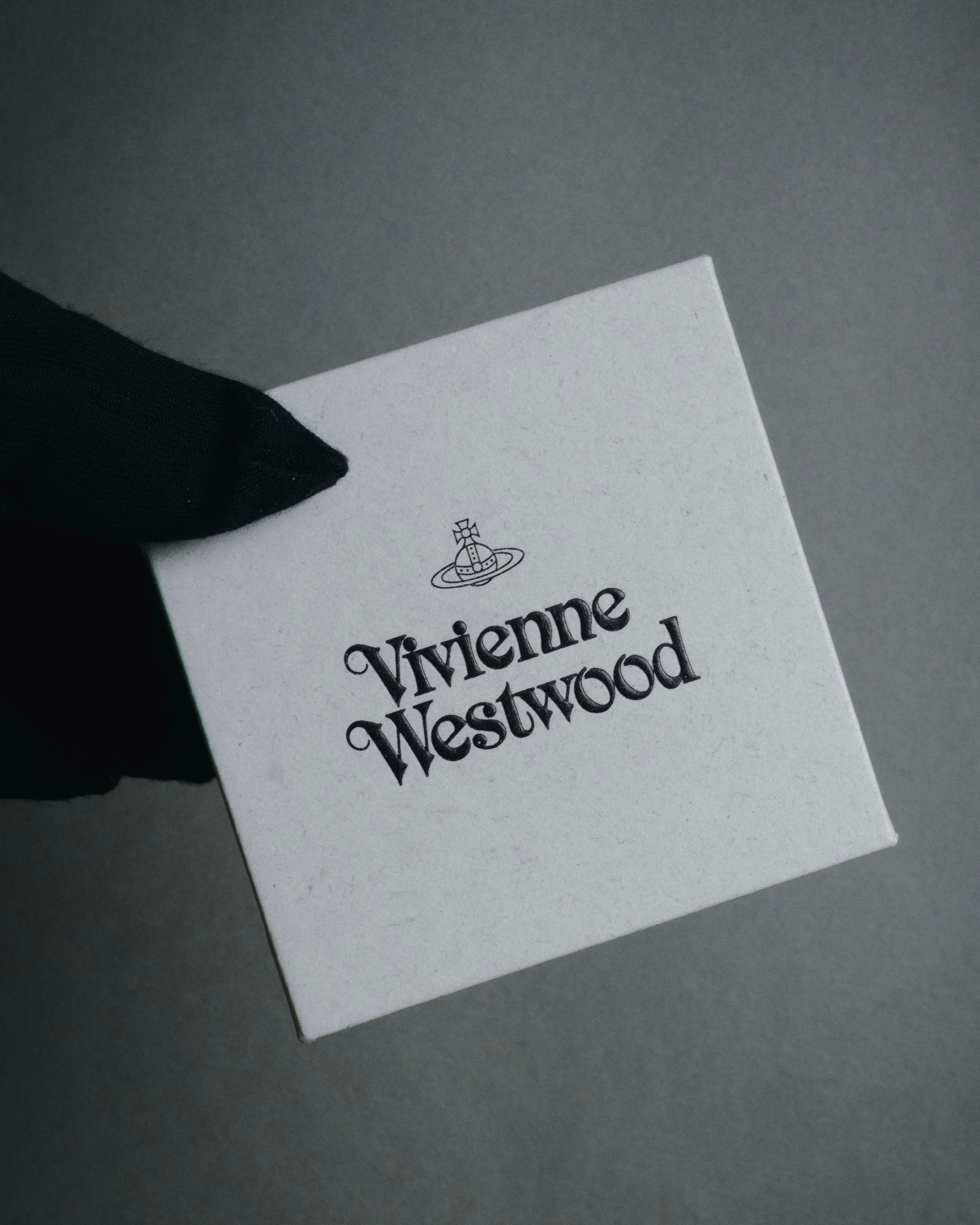 "Vivienne Westwood" Iconic orb motif open band ring