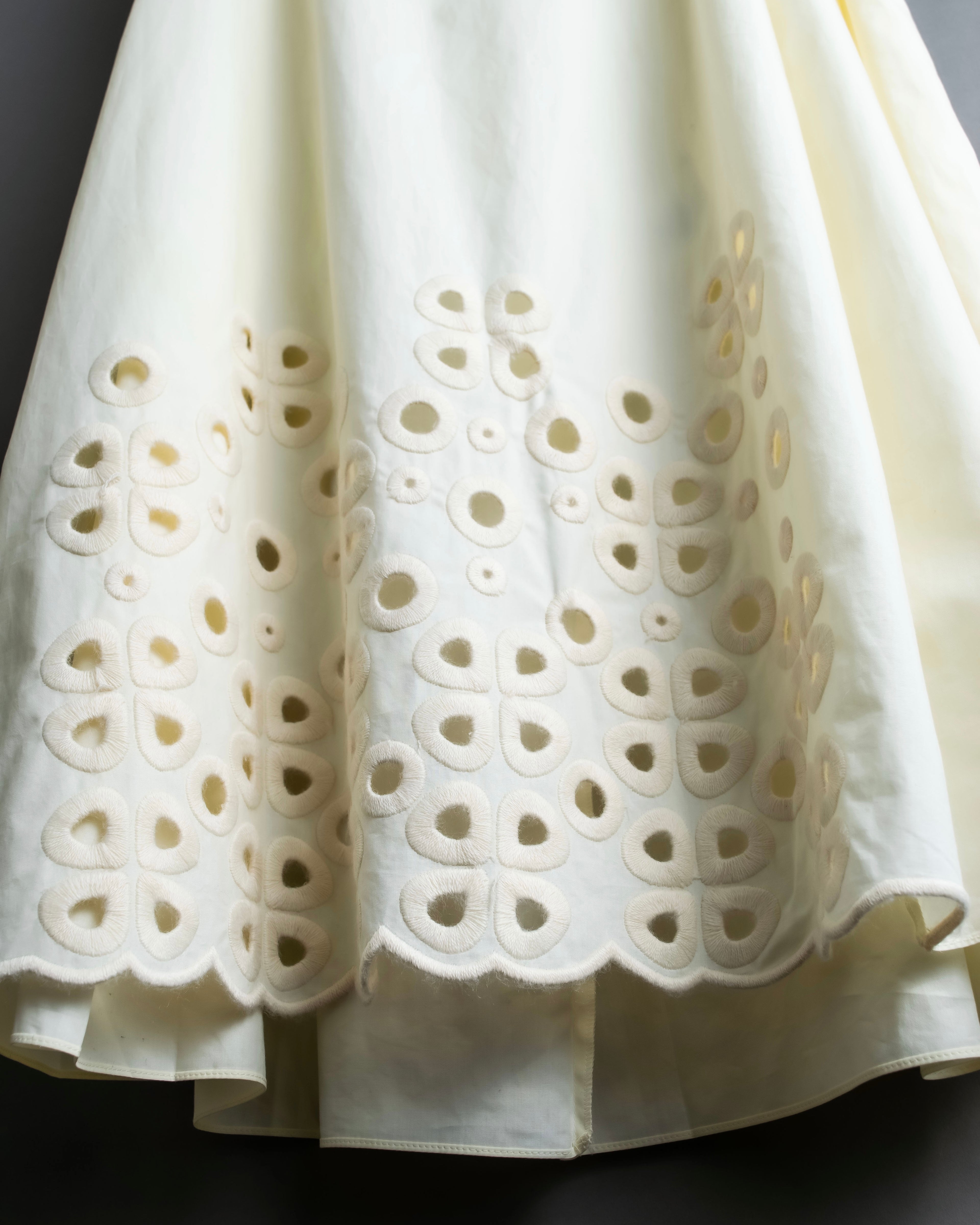 "FENDI" hole pattern and tack designed skirt