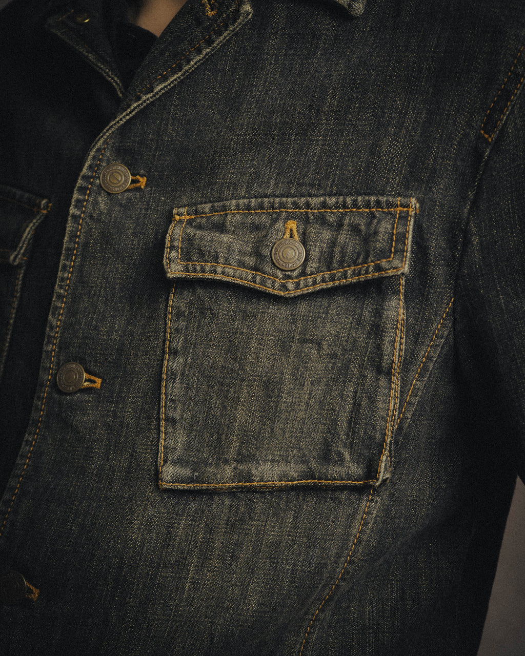 -MOOD MILLÉSIMES- 00’s faded black denim shirt jacket