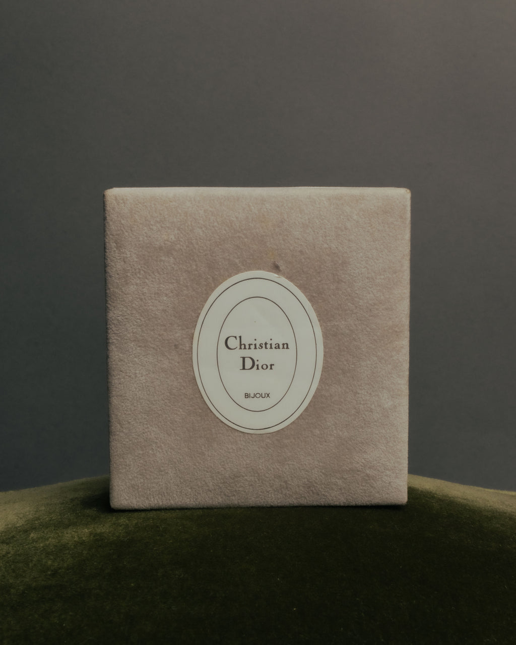 “Christian Dior” 80’s-90’s Laurel rope motif D logo earrings