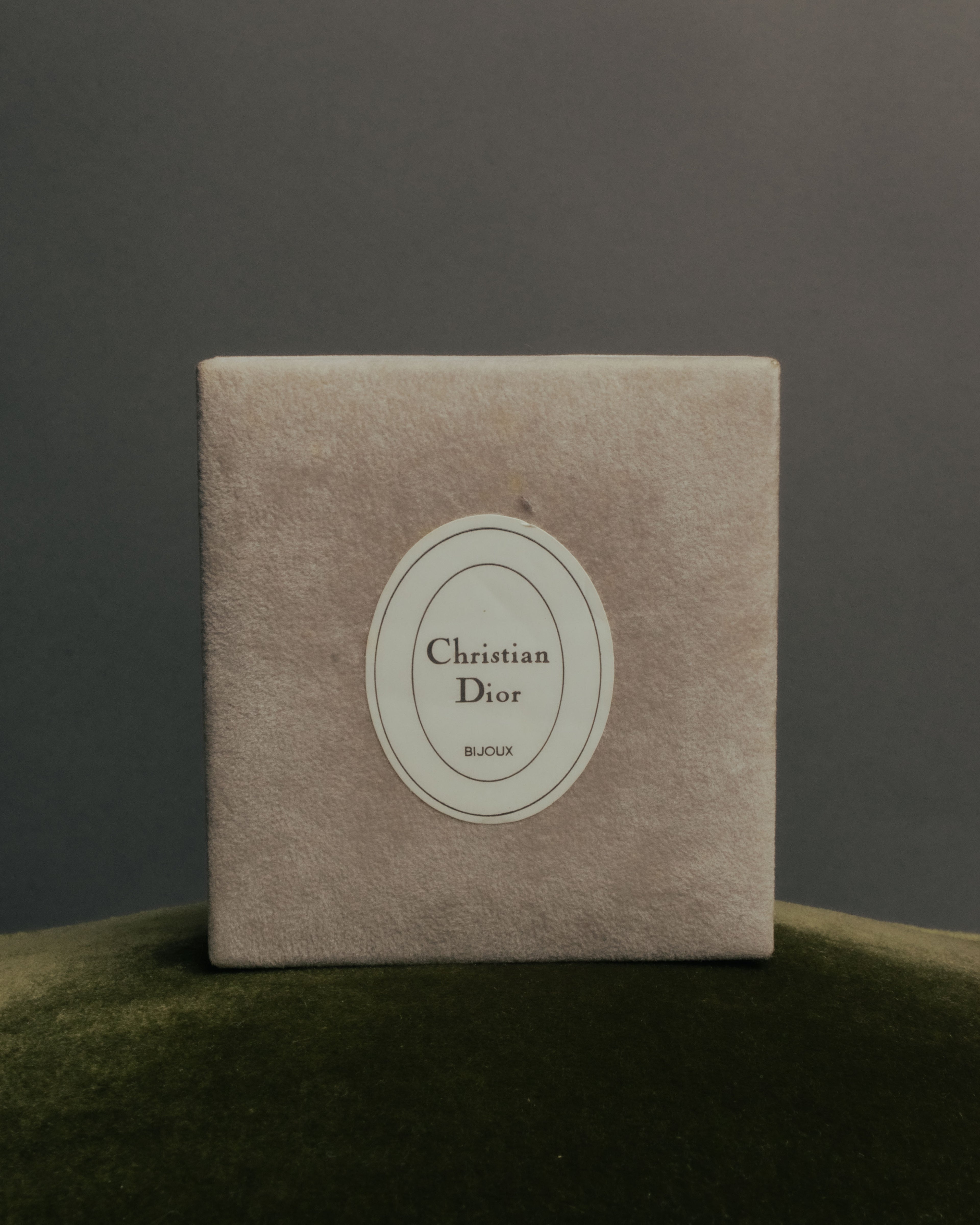 “Christian Dior” 80’s-90’s Laurel rope motif D logo earrings