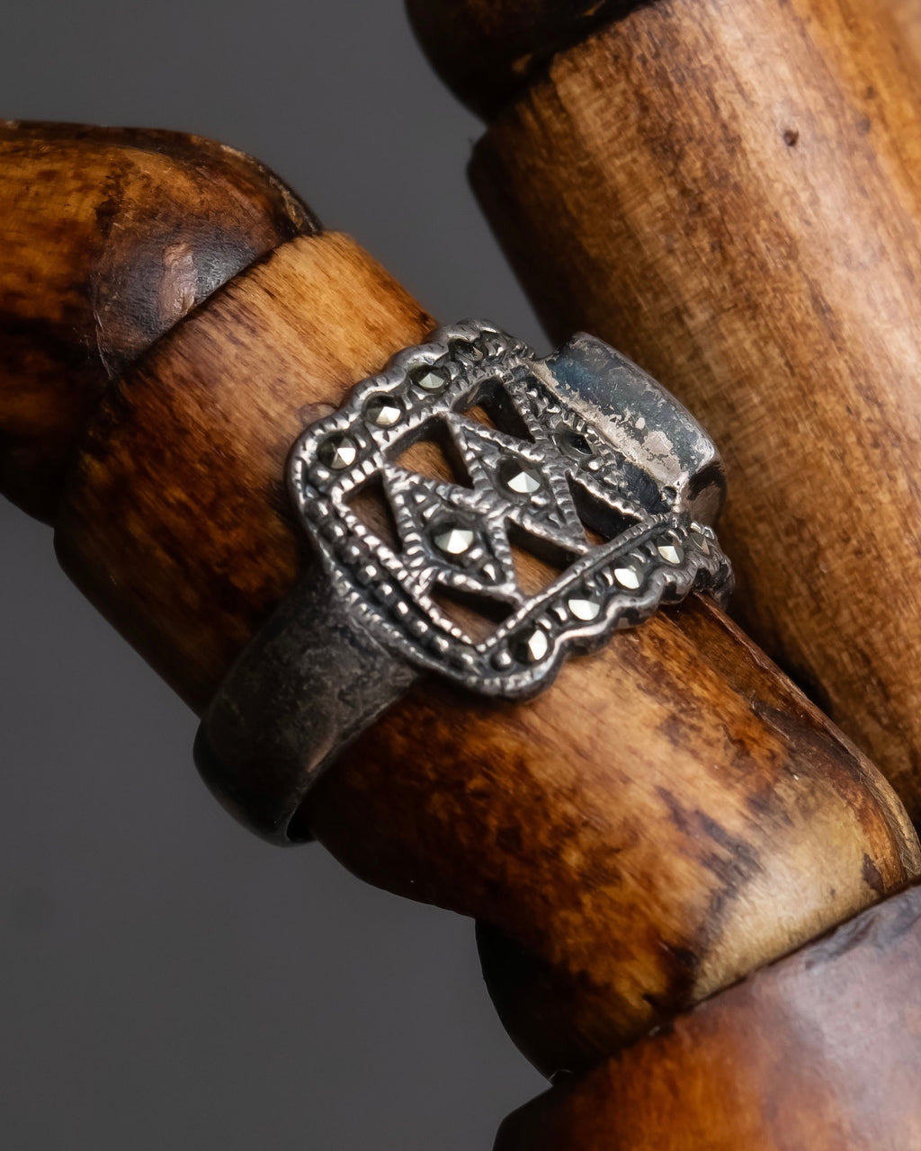 "Vintage green stone top silver ring"